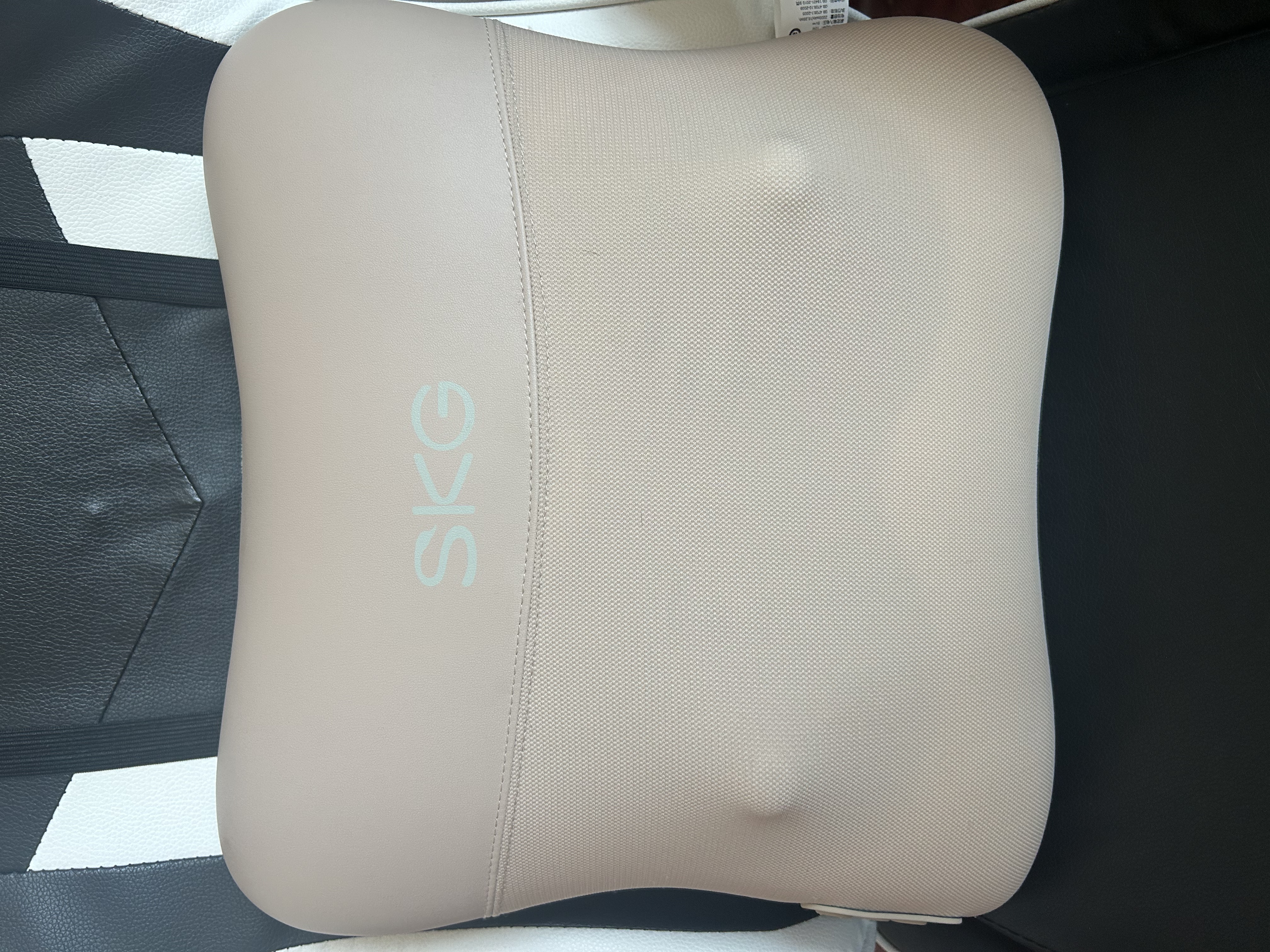 SKG 腰部按摩仪V5【中秋节礼物】腰靠靠垫车载护腰颈椎肩颈腿背部热敷按摩器生日礼品实用送父母长辈 卡其色-限定礼盒 实拍图