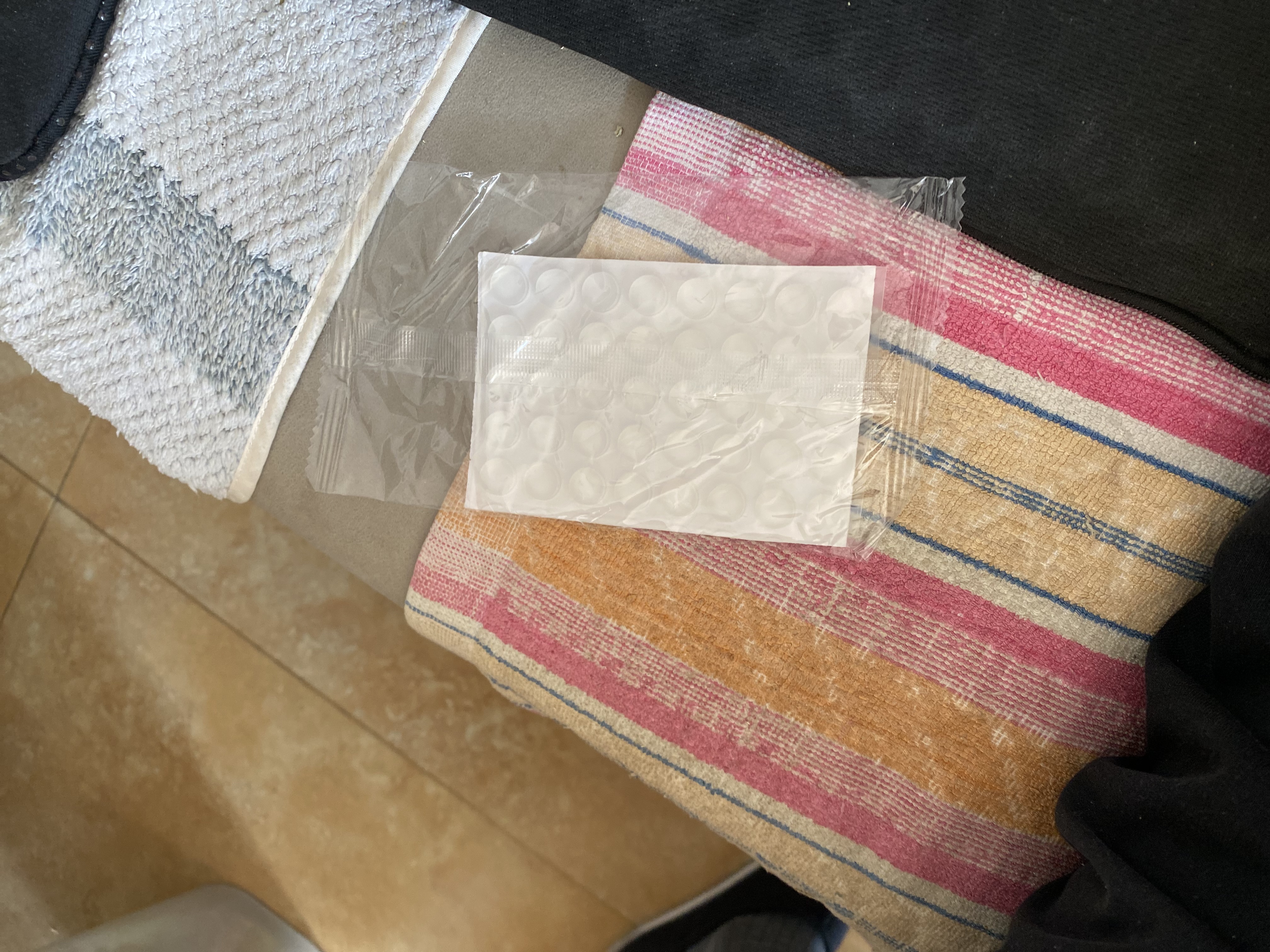 防撞胶粒透明家具橱柜门窗防滑垫缓冲消音静音防撞贴防撞垫脚垫 11*3mm【40粒】 防撞胶粒 实拍图