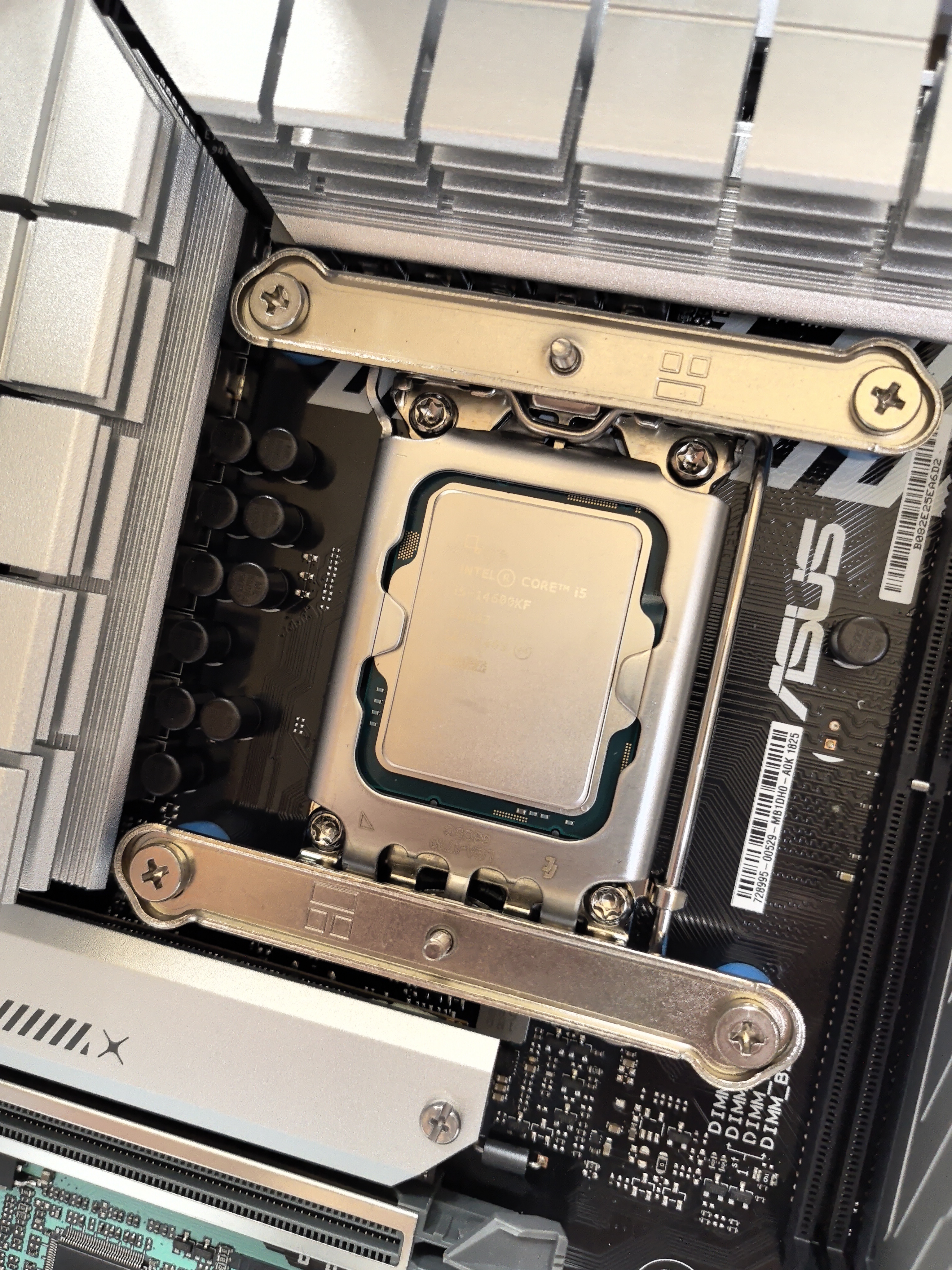 华硕【主板cpu套装】华硕B760M天选D4主板+英特尔(intel)i5 14600KF CPU 主板+CPU套装 实拍图