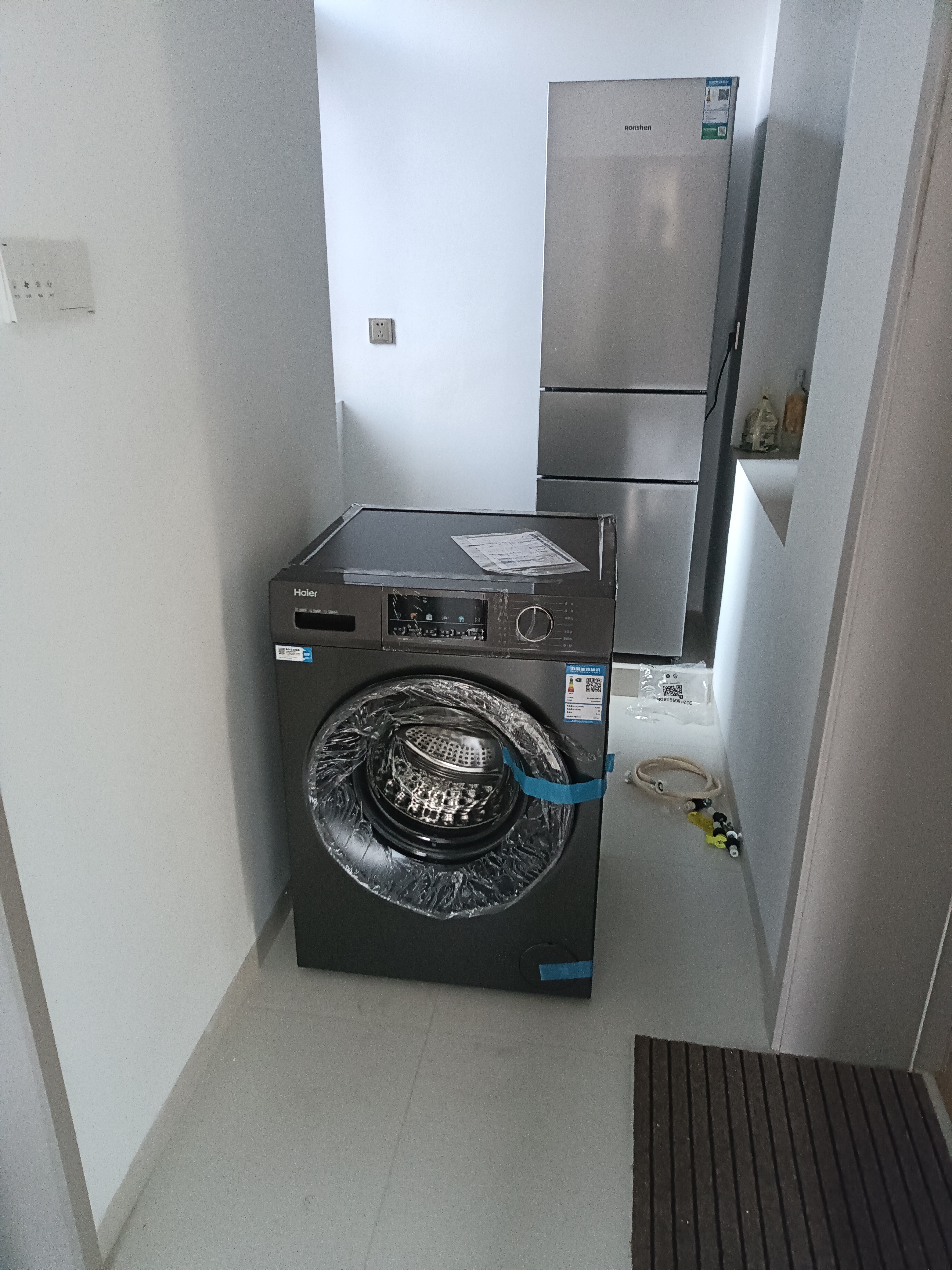 海尔（Haier）滚筒洗衣机全自动单洗家用 10公斤大容量超薄 家电国家补贴 京东自营 原创冲浪洗 EG100MATE29S 实拍图