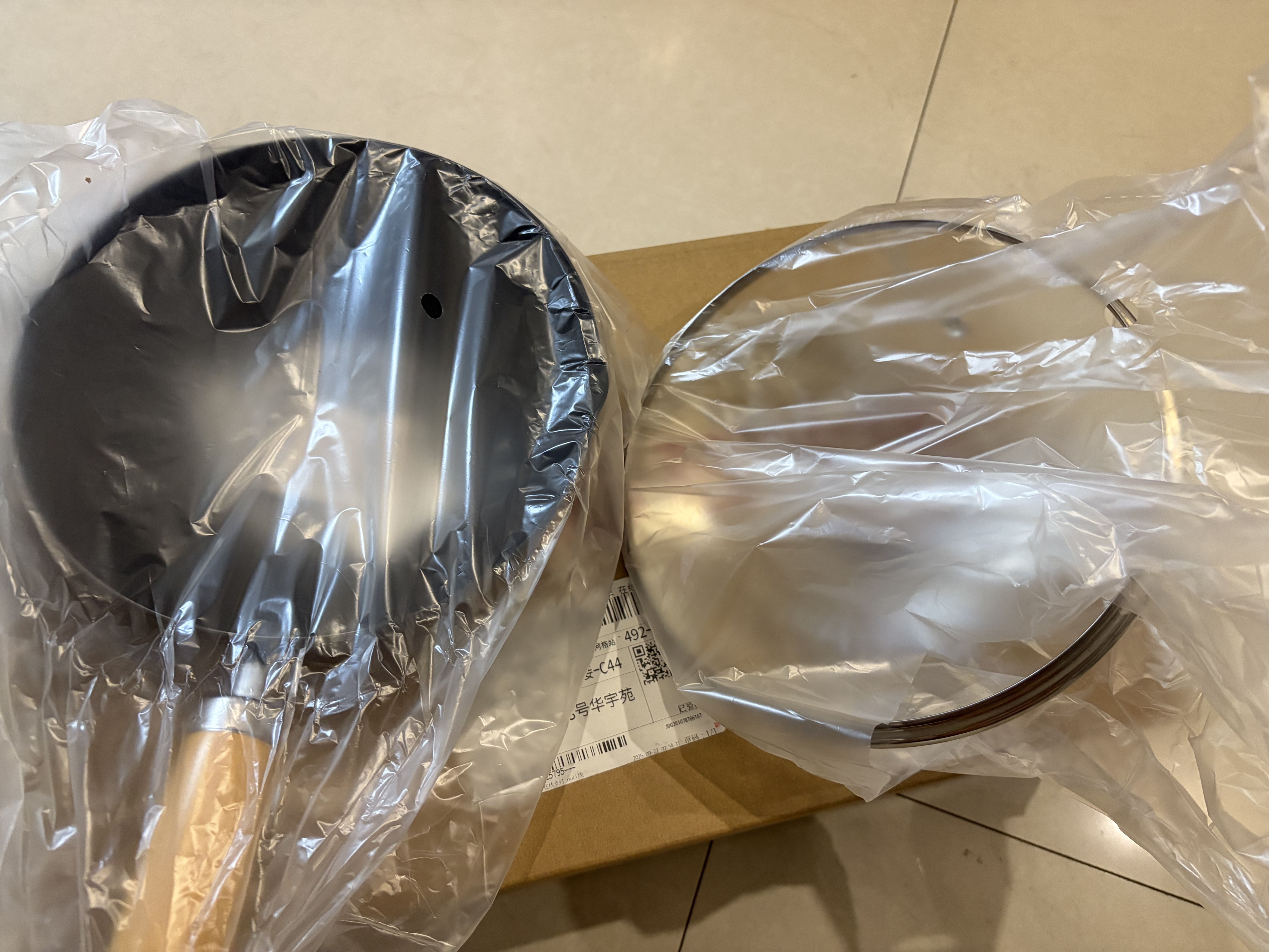 爱仕达（ASD）炒锅无涂层轻量不易锈小铁锅辅食锅20cm燃气电磁炉通用CF20F8WG 实拍图