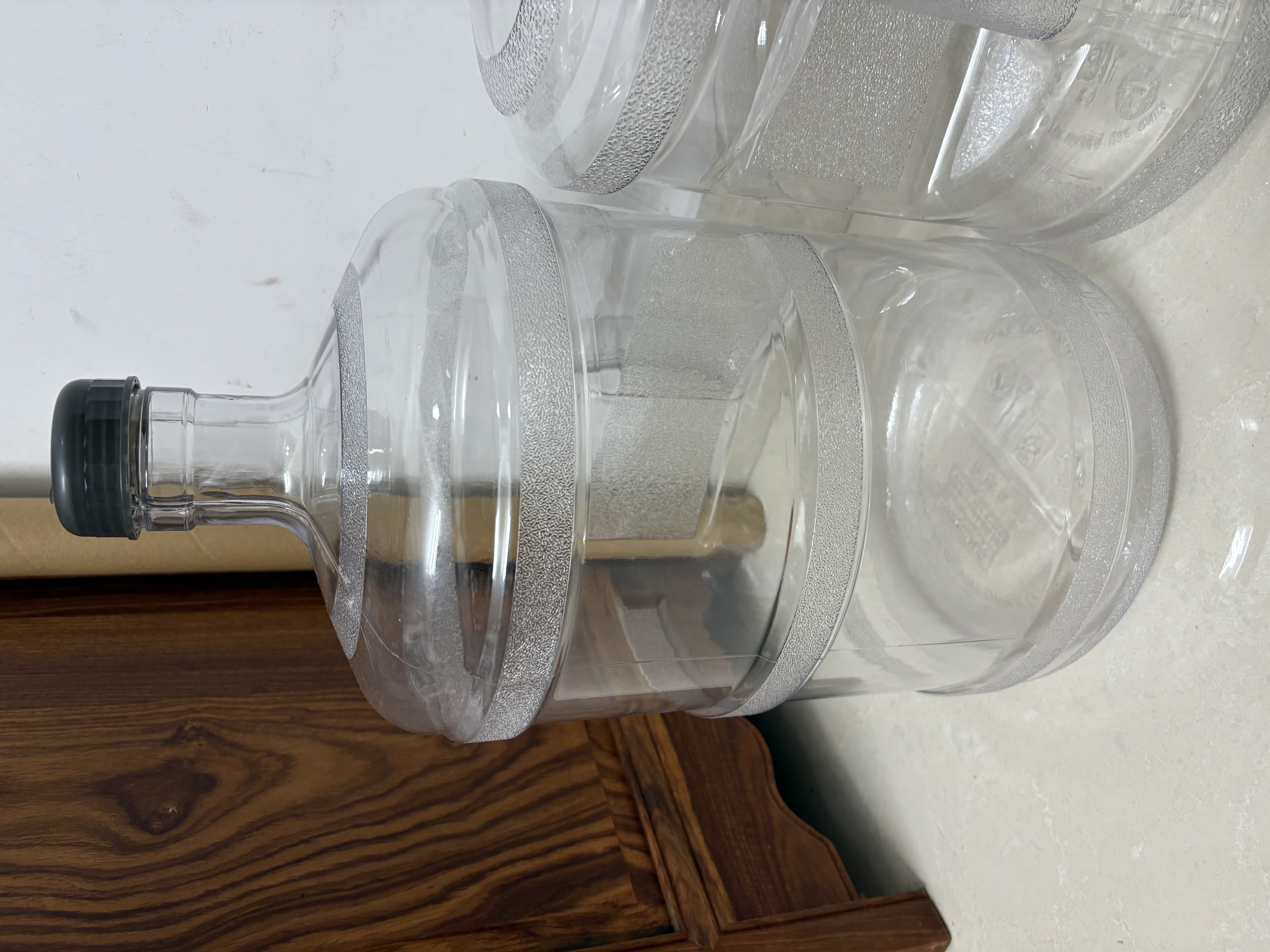 拜杰纯净水桶食品级PC水桶桶装水桶 矿泉水空桶手提饮水桶 黑盖11.3L 实拍图