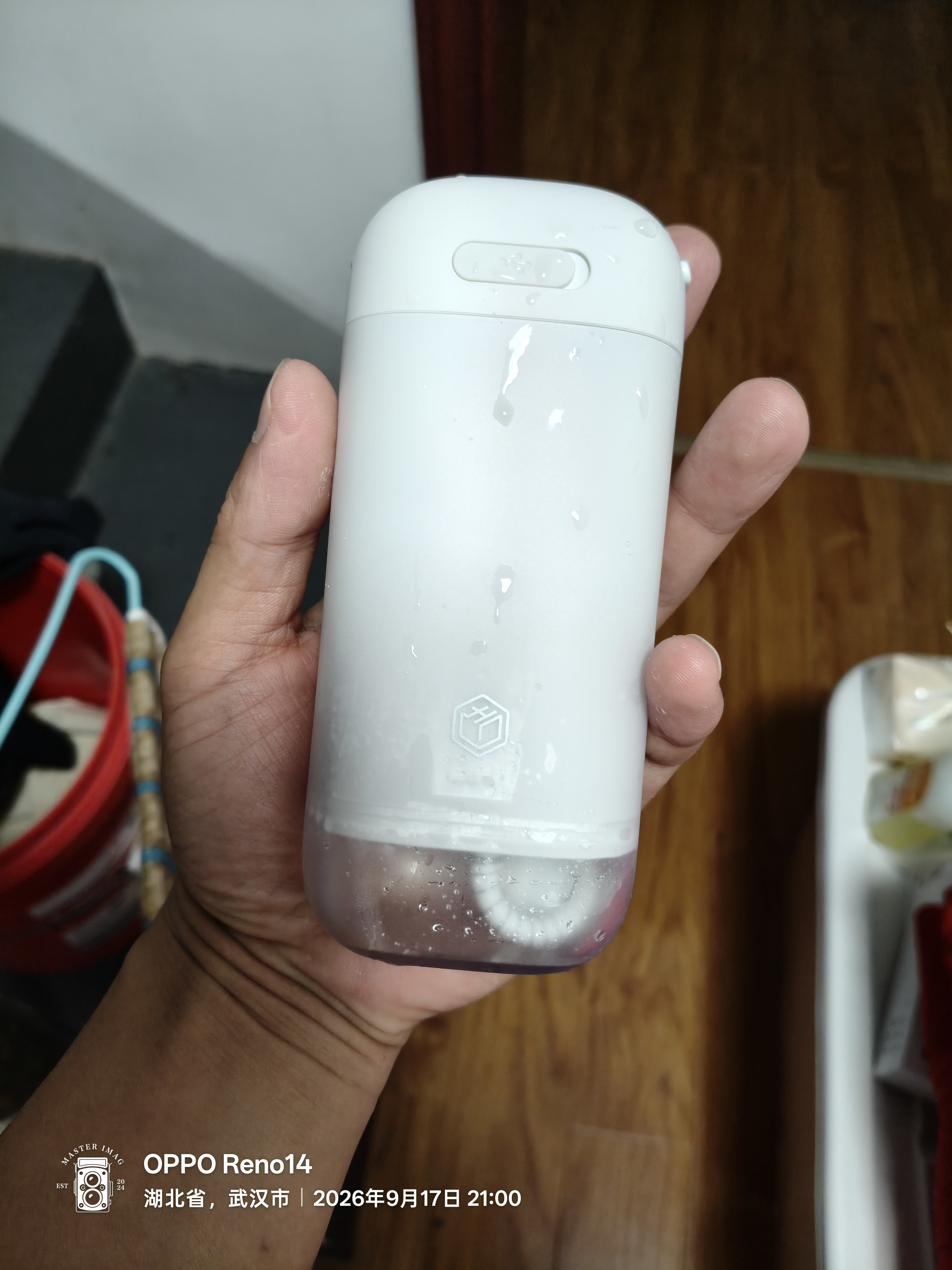 京东京造【中秋节礼物】专业抽拉冲牙器便携式白4喷嘴收纳盒洗牙器水牙线超声波洁牙家用伸缩正畸清洁牙缝 实拍图