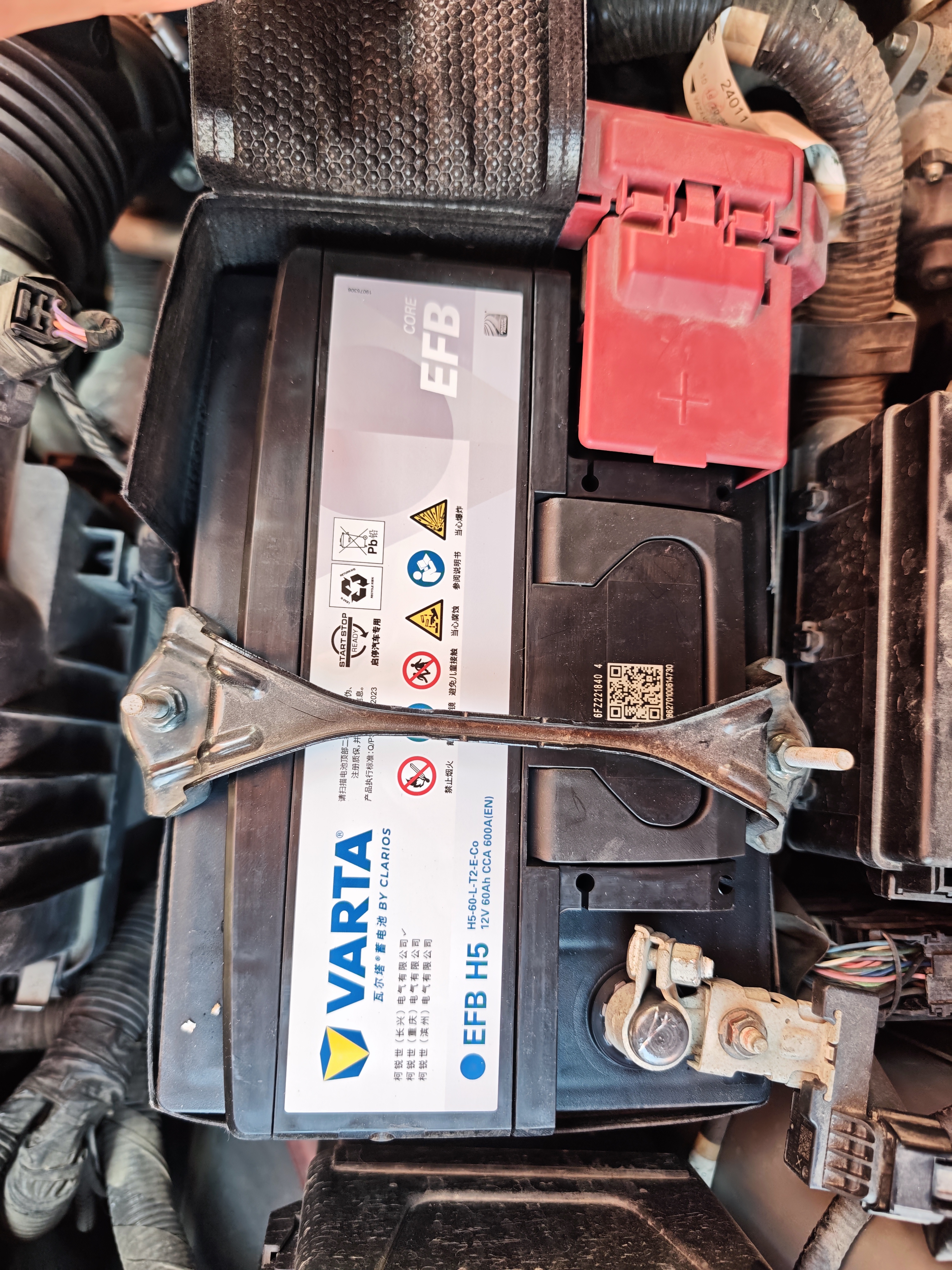 瓦尔塔（VARTA）汽车电瓶蓄电池起停圆标EFB60适配日产劲客/轩逸/荣威i6 实拍图