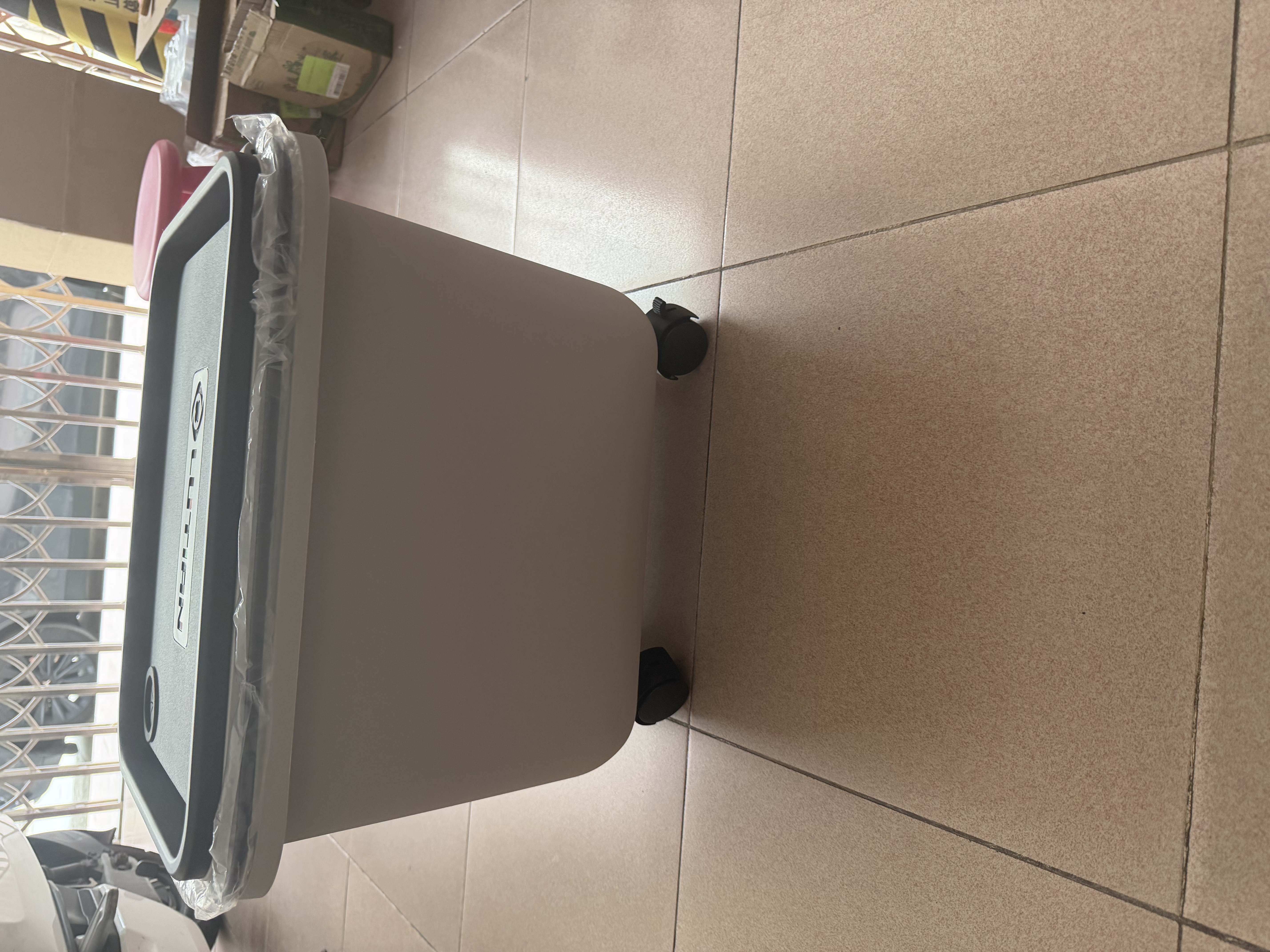 绿田（LUTIAN）可移动水箱35L大容量收纳水桶洗车机工具收纳箱防尘带盖 实拍图