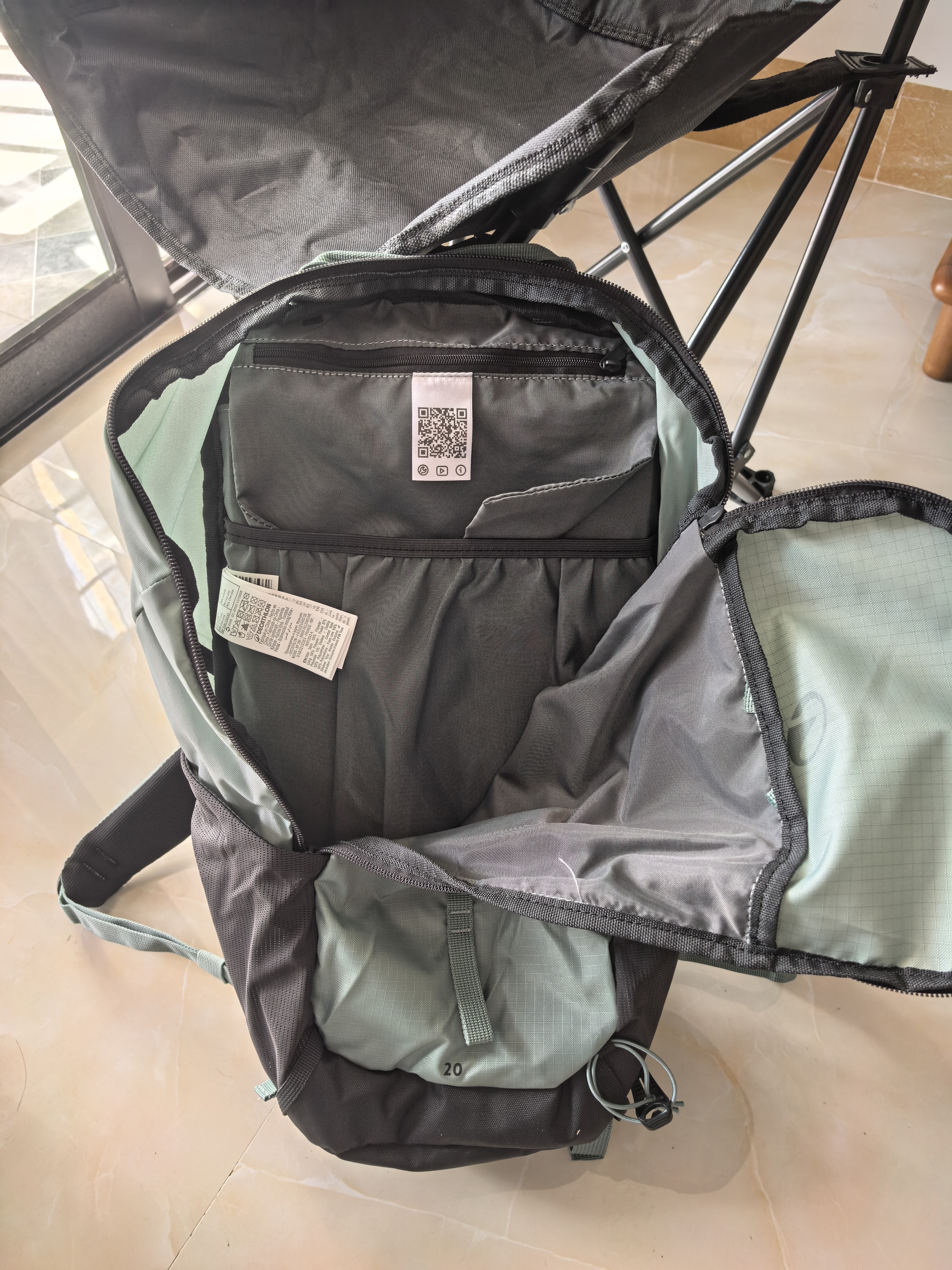 迪卡侬登山包徒步背包双肩包MH100书包旅行运动通勤大容量背负系统户外 青玉色-20L 实拍图