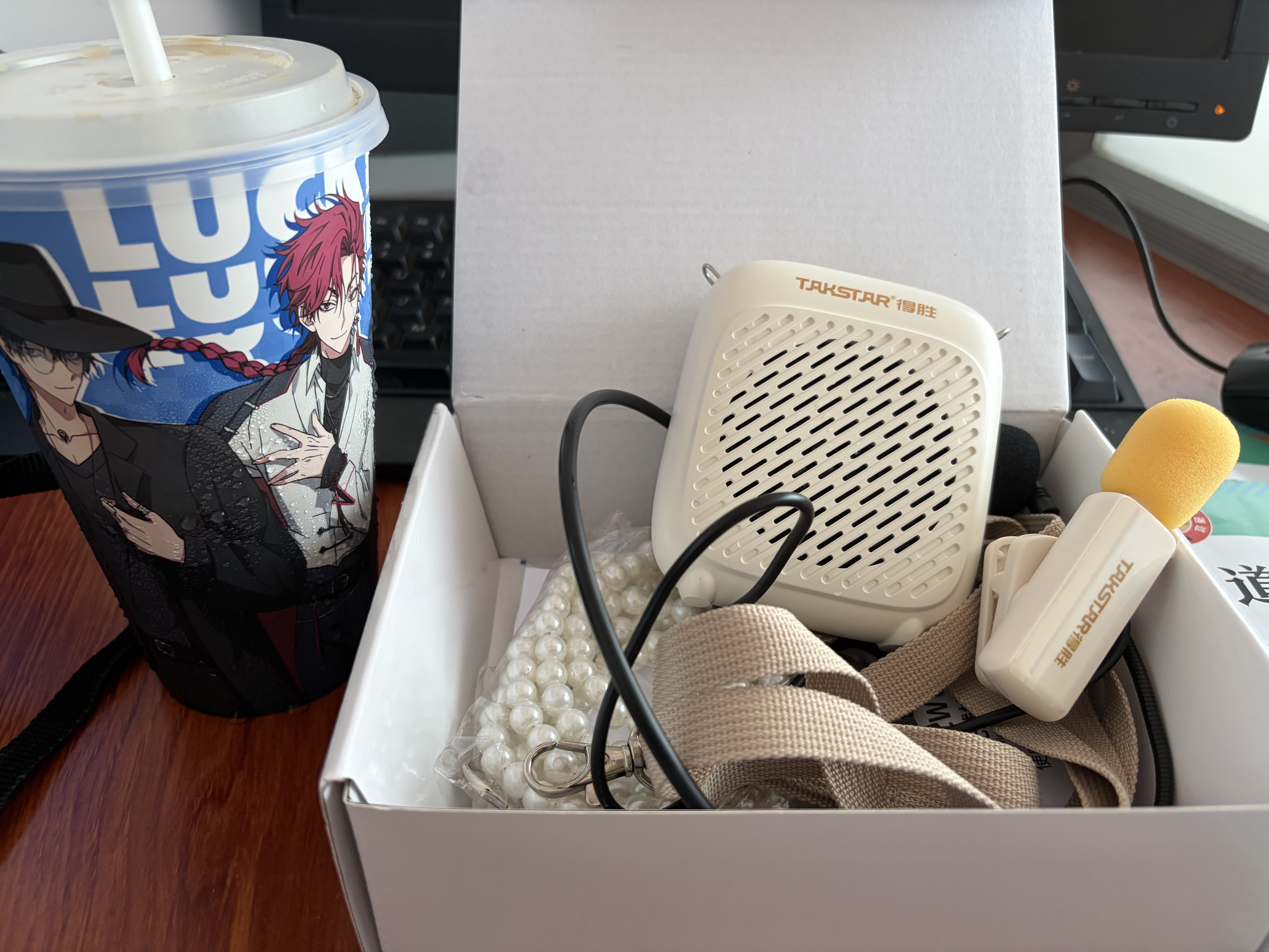 得胜（TAKSTAR）D1 小蜜蜂扩音器教师教学专用迷你便携式蓝牙音响 D1W米黄色领夹版送珍珠链+咪棉 实拍图