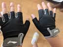 李宁（LI-NING）儿童运动手套骑行半指青少年护腕防滑攀岩自行车轮滑单杠健身手套 实拍图
