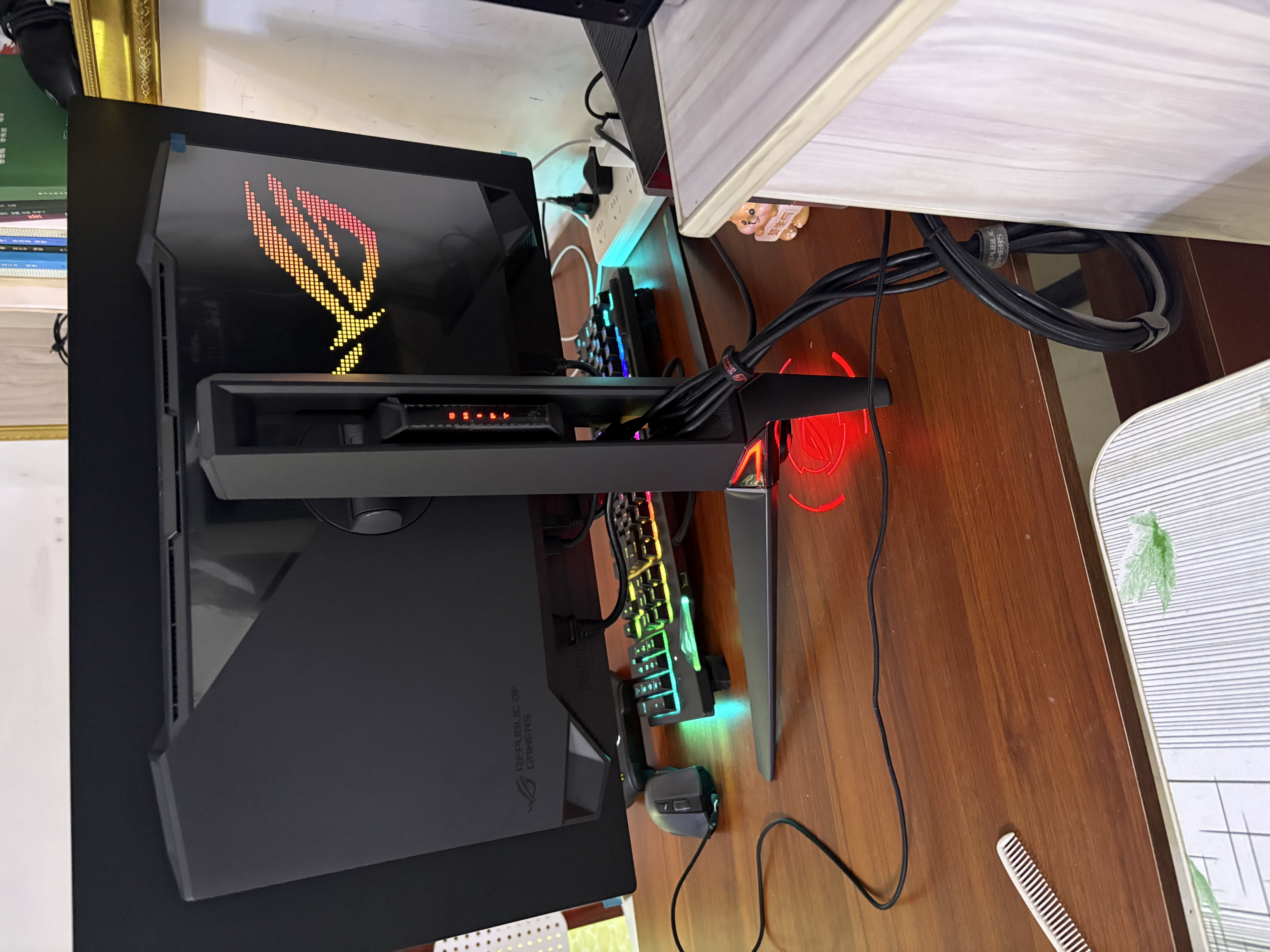 华硕ROG 超神27 PG27UCDM 26.5英寸显示器OLED4K 240Hz显示器电竞G-sync Type-C杜比视界HDR400 DP2.1 实拍图