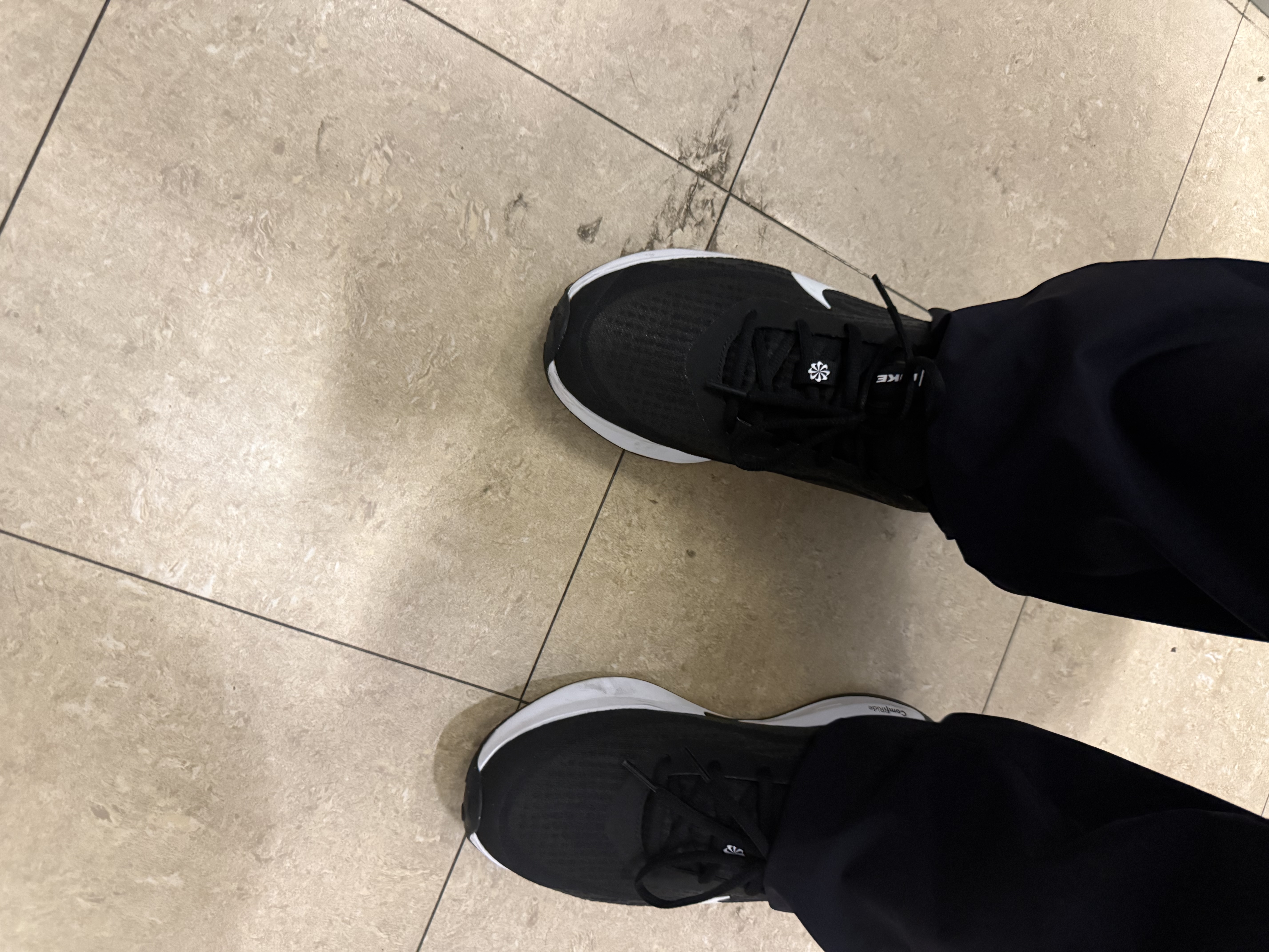 NIKE跑步鞋男子缓震透气JOURNEY RUN运动鞋FN0228-001黑白42 实拍图