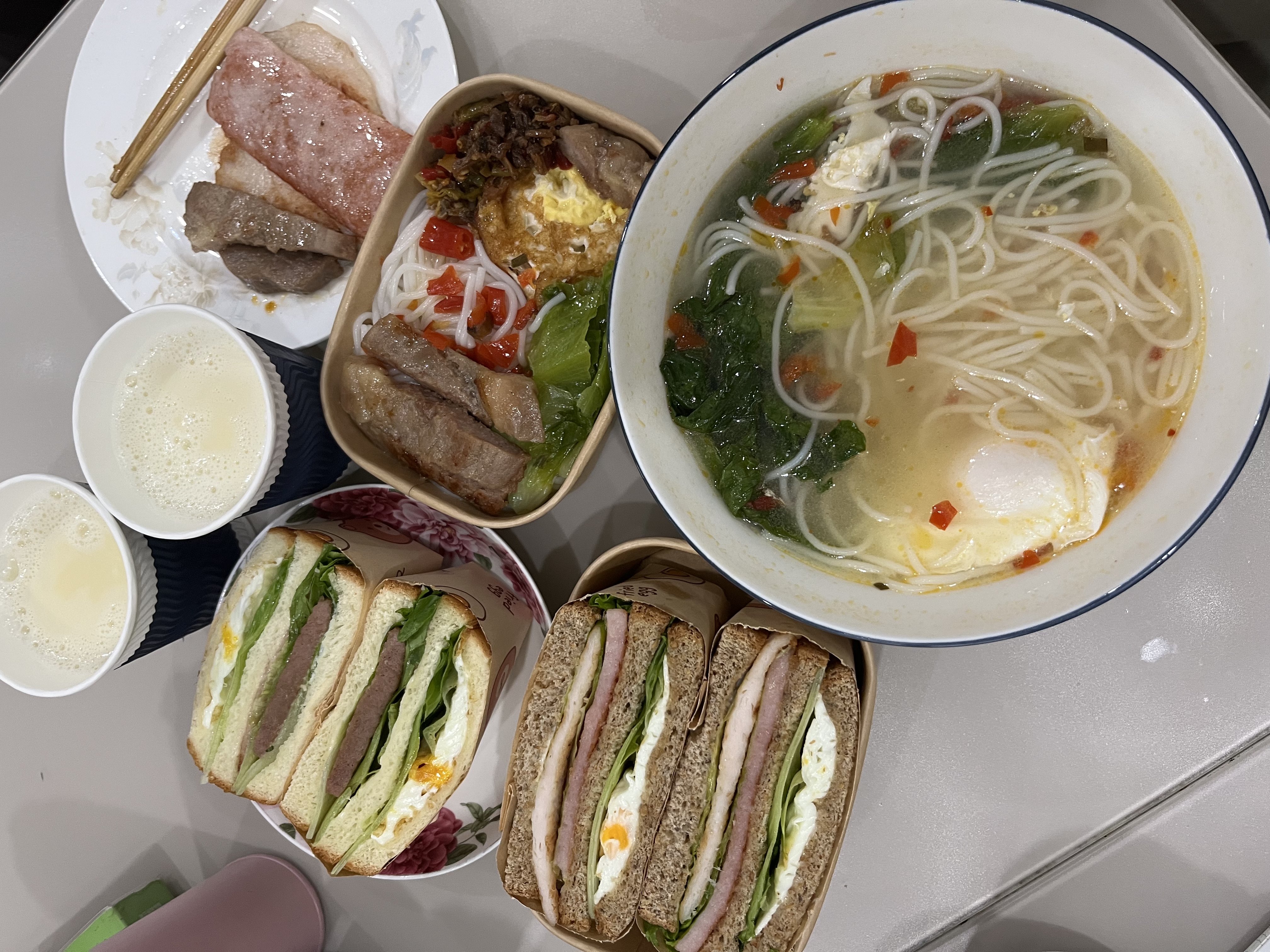 特美居（temeiju）一次性饭盒方形750型*20套食品级快餐野餐盒水果牛皮纸打包盒带盖 实拍图