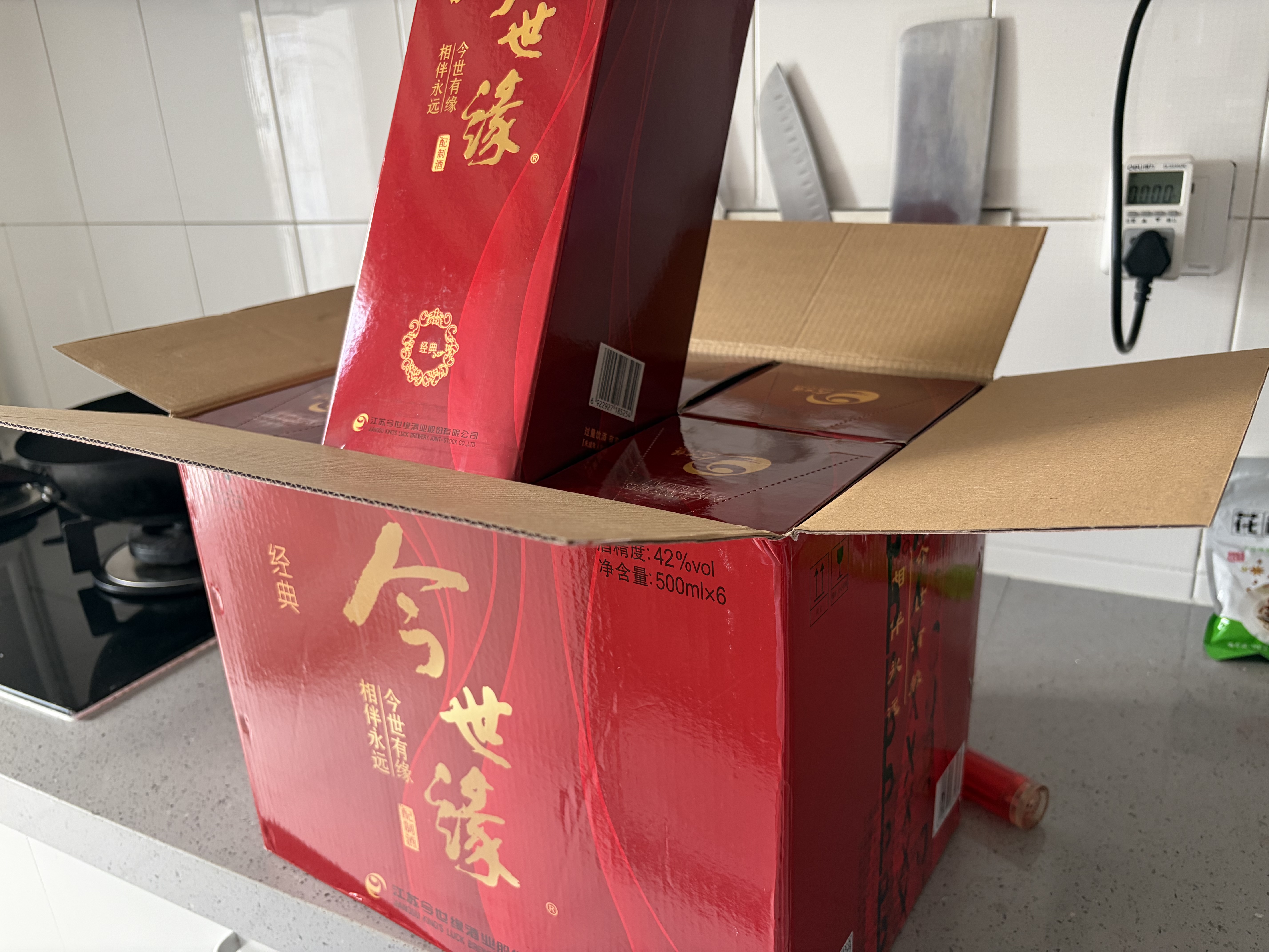 今世缘【酒厂授权】今世缘红经典42度500ml*6瓶 配制酒自饮送礼口粮酒 42度 500mL 6瓶 实拍图