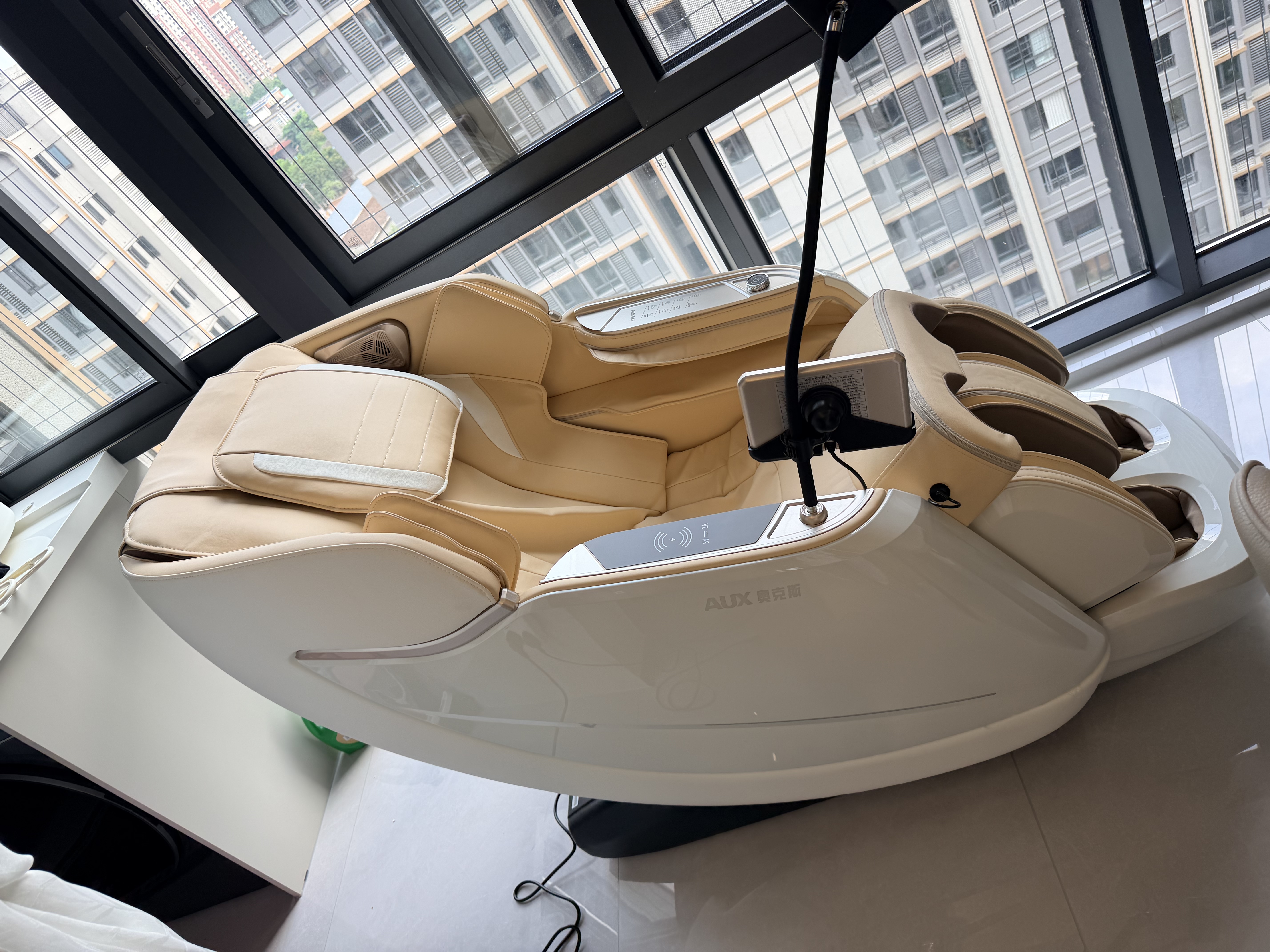 奥克斯（AUX）按摩椅家用608R高端智能4D+4D双机芯2026十大品牌太空舱全身多功能电动小户型沙发中医推拿老人用 【百万模具】白+双机芯+揉搓腿+双推杆+高端美腿机 实拍图