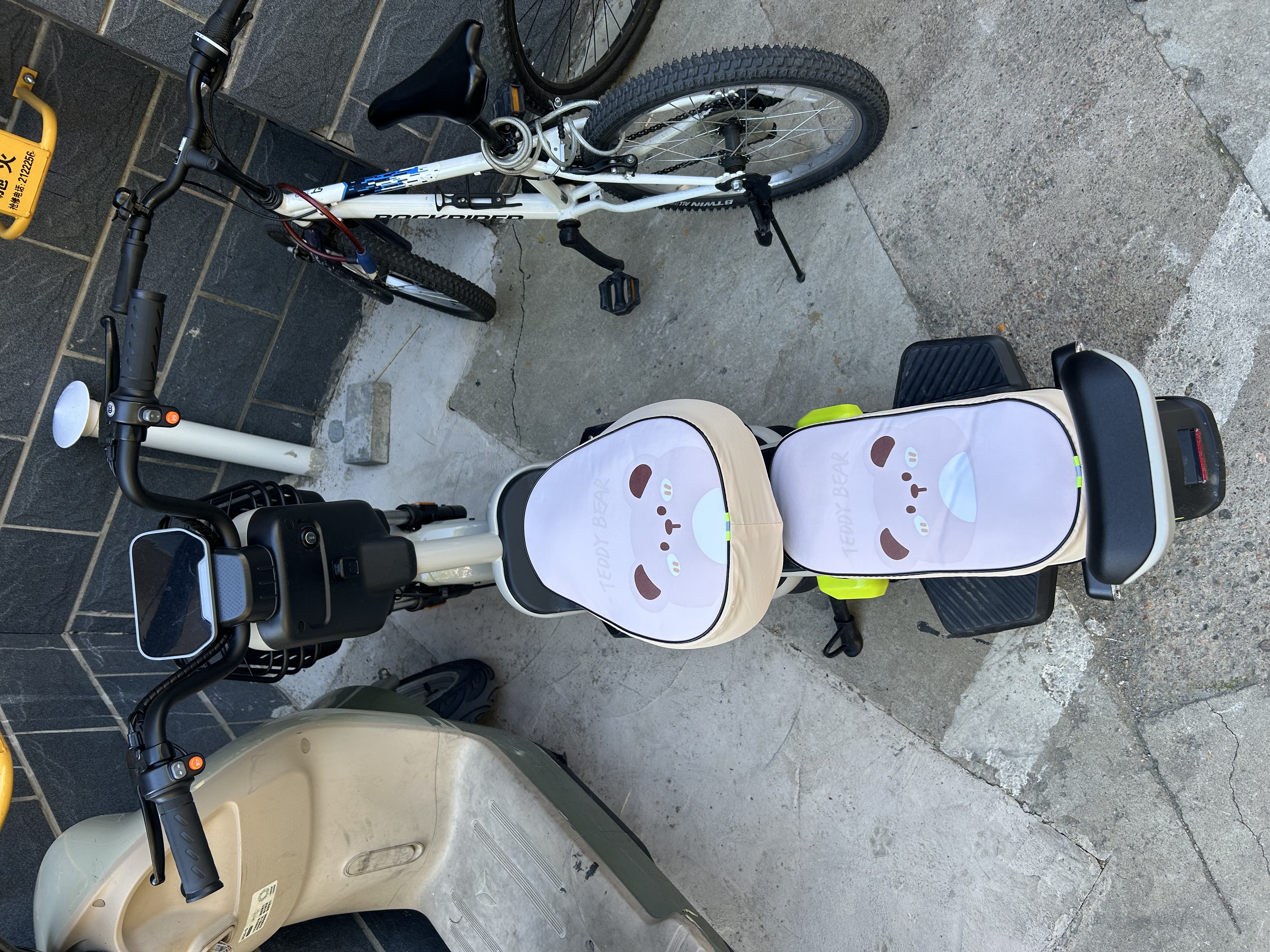 电动车座套防水防晒隔热爱玛雅迪电瓶车坐垫套四季通用自行车套子久坐神器 圆圆熊（前座+后座） 实拍图