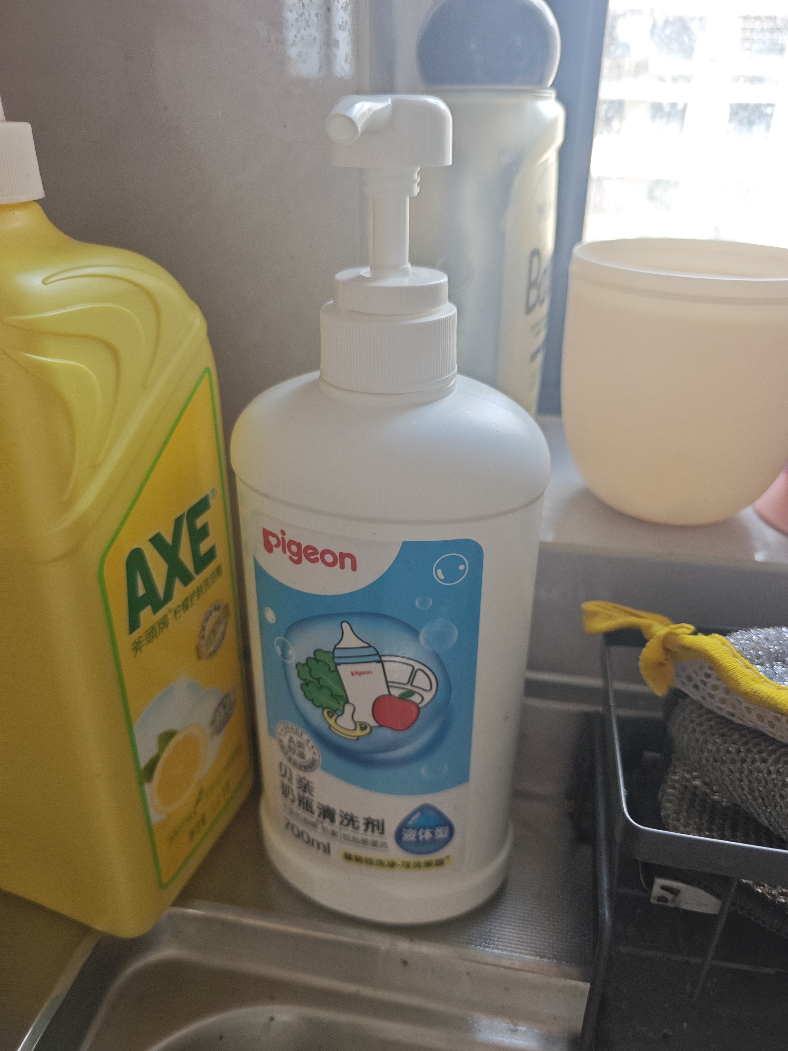 贝亲（Pigeon）奶瓶清洗剂 婴儿专用 奶嘴玩具果蔬清洁1300ml 囤货装 PL156 实拍图