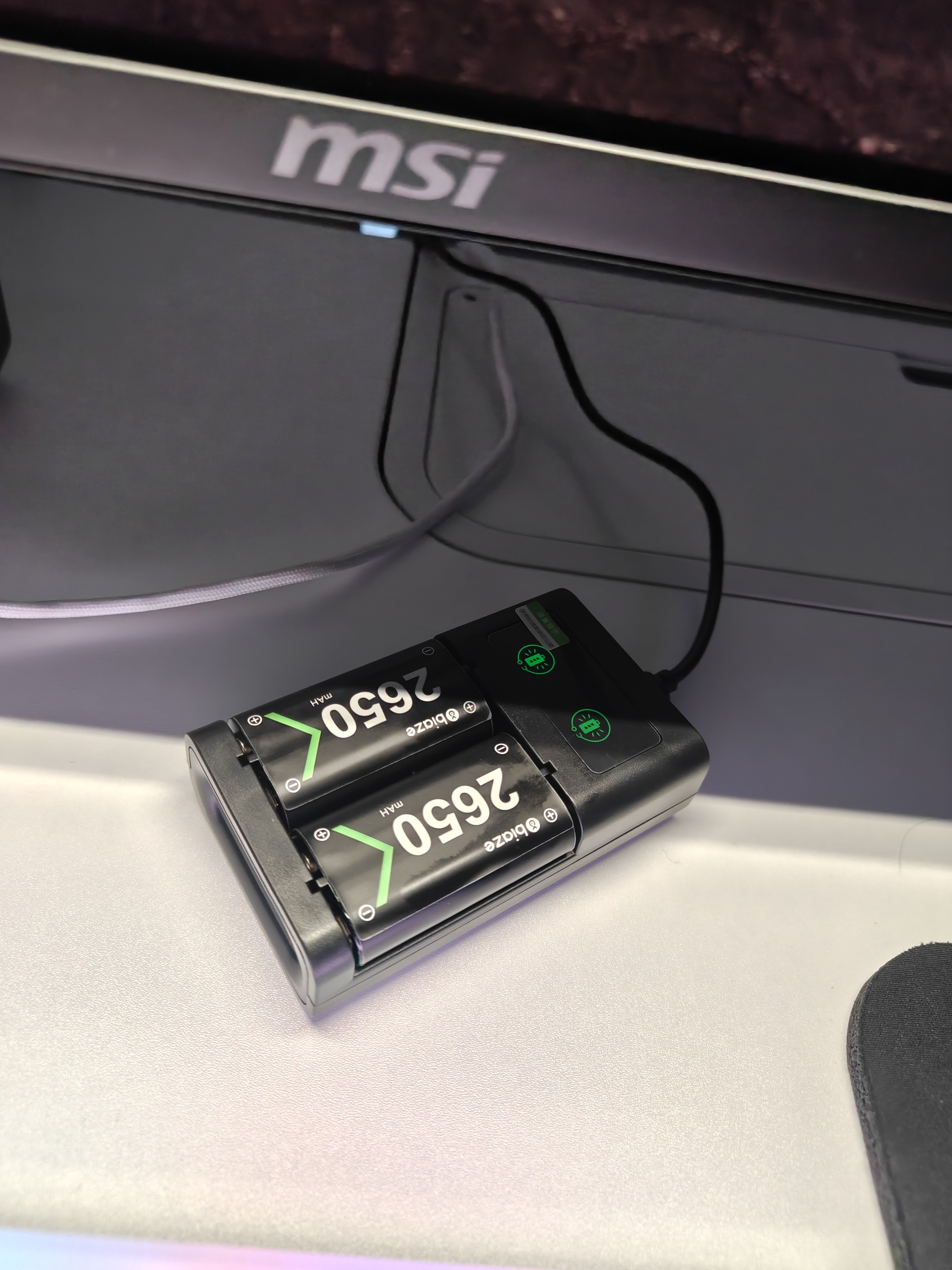 毕亚兹 适用Xbox手柄电池充电套装手柄one/Series/sx电池底座配件 XBOX手柄电池充电盒【2个电池+座充】 实拍图
