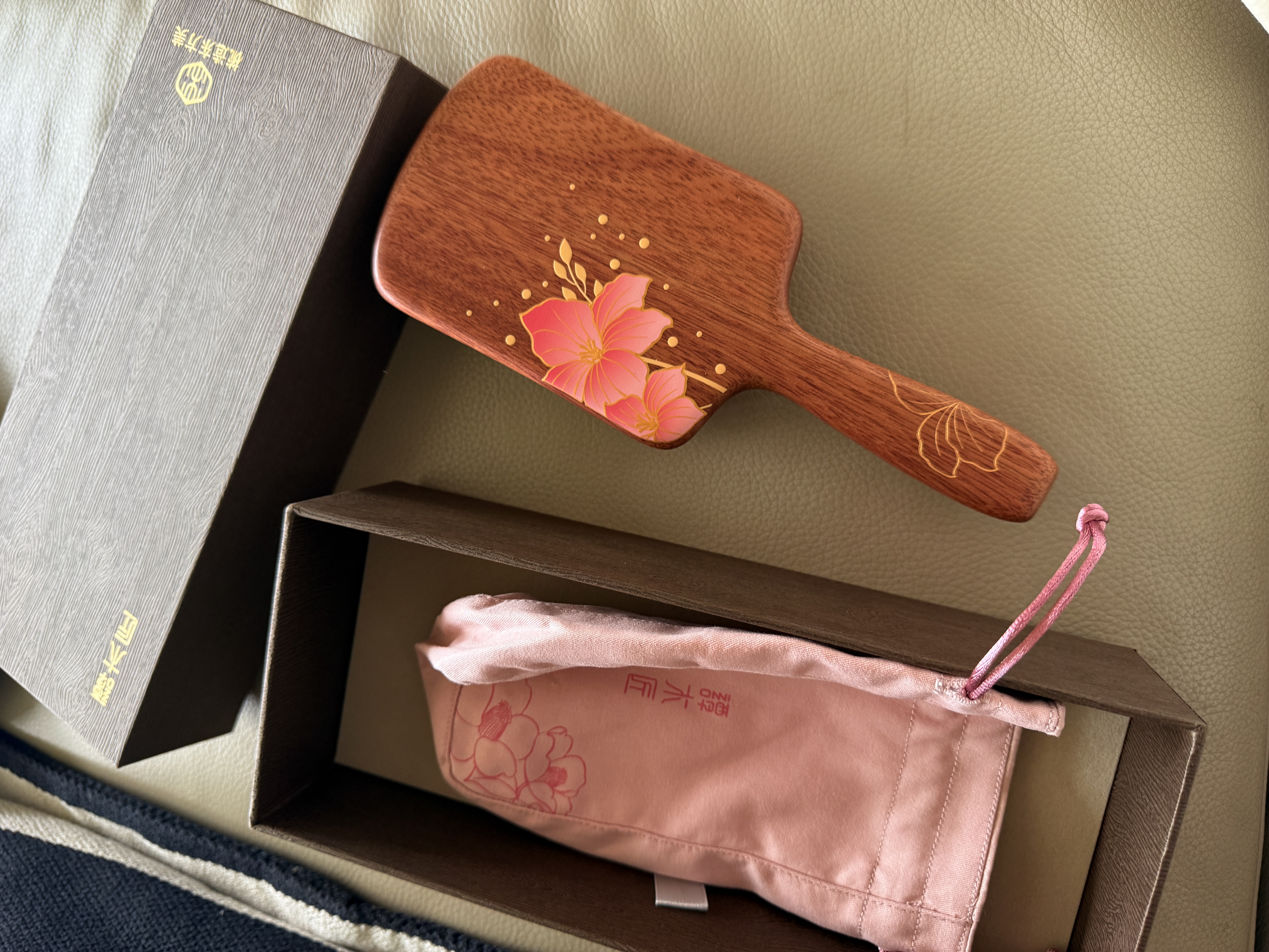 谭木匠梳子礼盒中秋节礼物女士生日礼物天然材质气垫按摩梳女生礼物紫荆花开 实拍图
