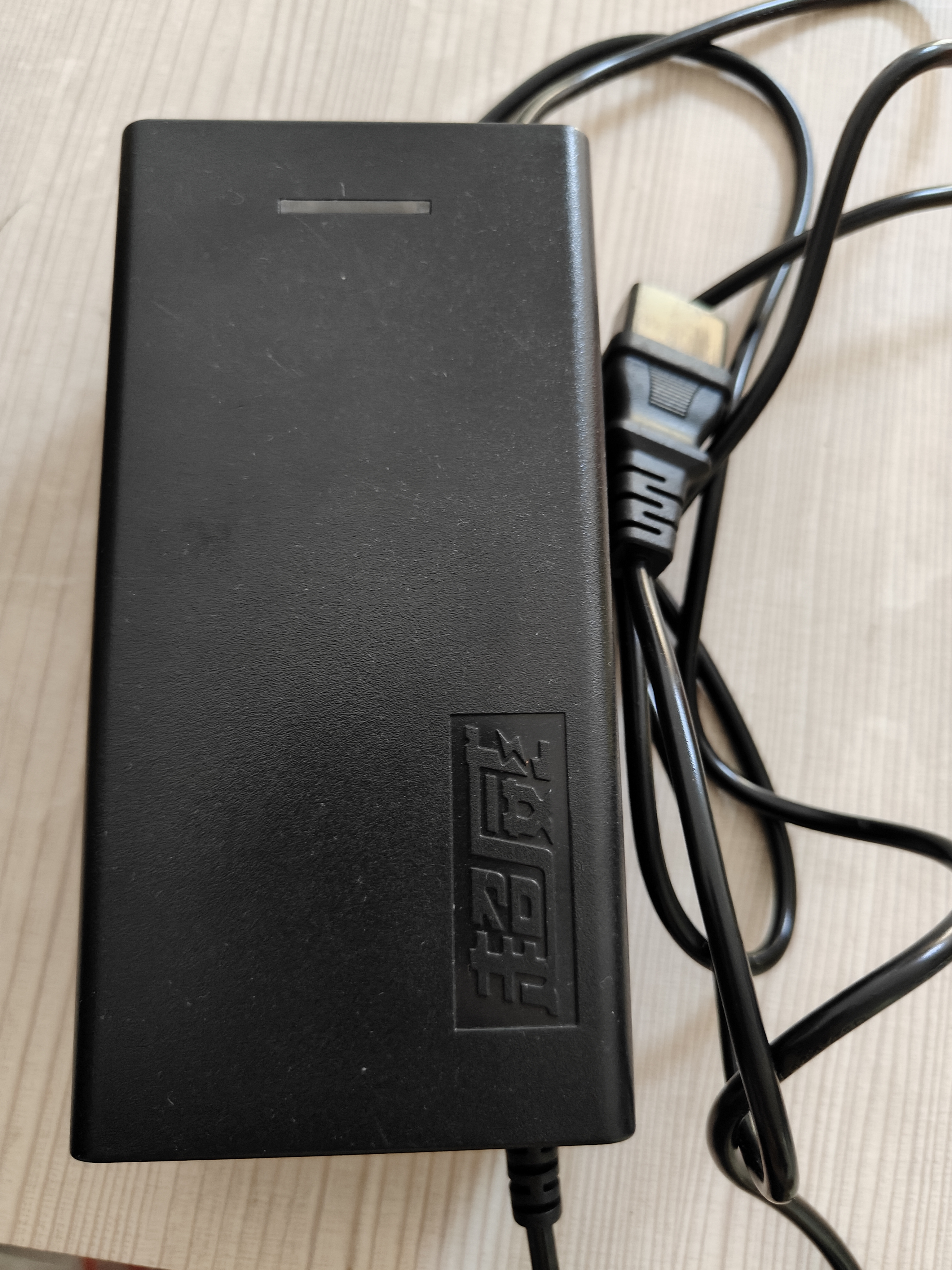 超威（CHILWEE）超威(CHILWEE)60V3A国标头铅酸电动车充电器雅迪爱玛台铃充电器青春版 实拍图