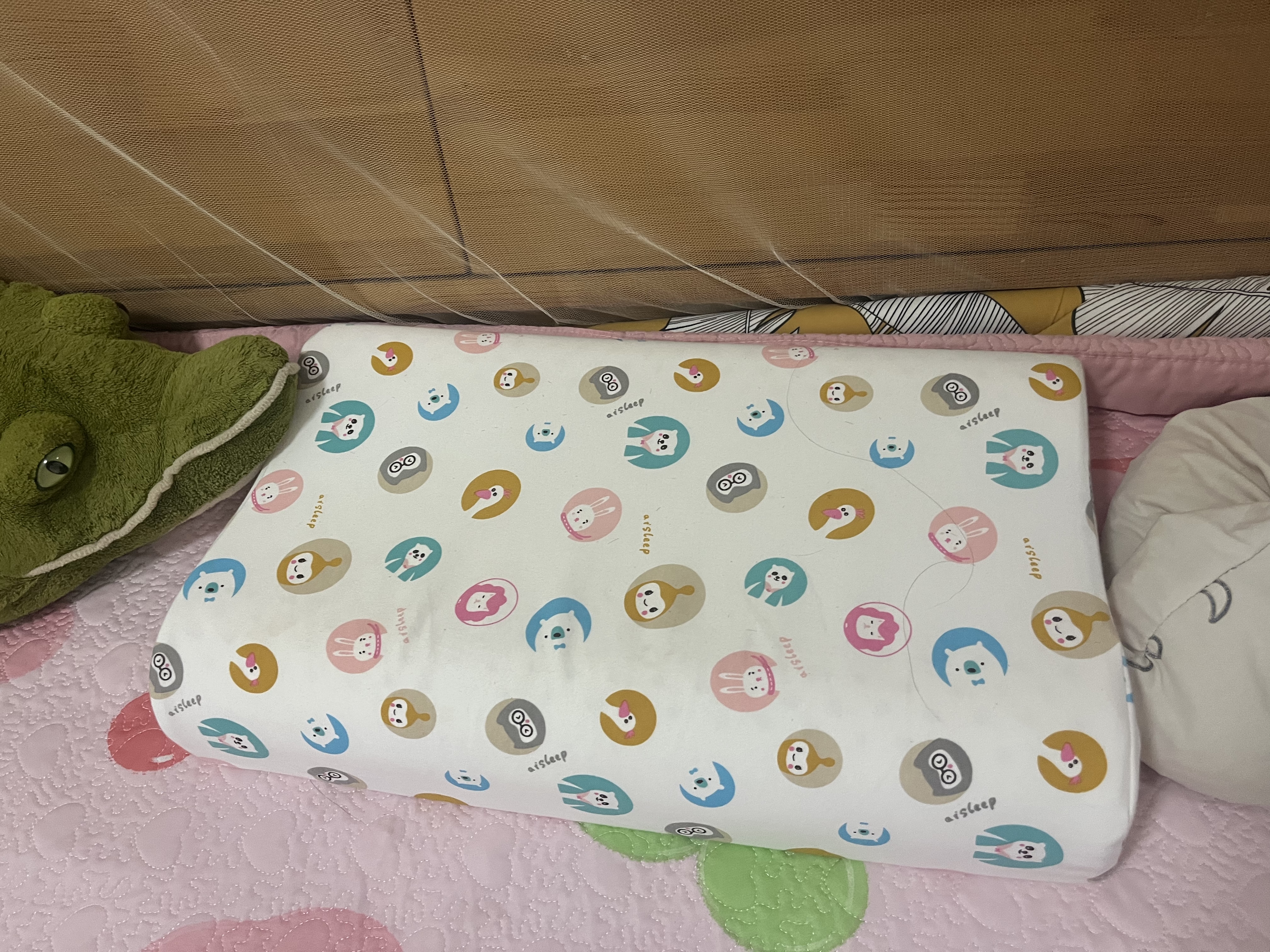 睡眠博士（AiSleep）天然乳胶枕 泰国进口学生午睡枕头 透气排汗A类抗菌儿童枕8-15岁 实拍图