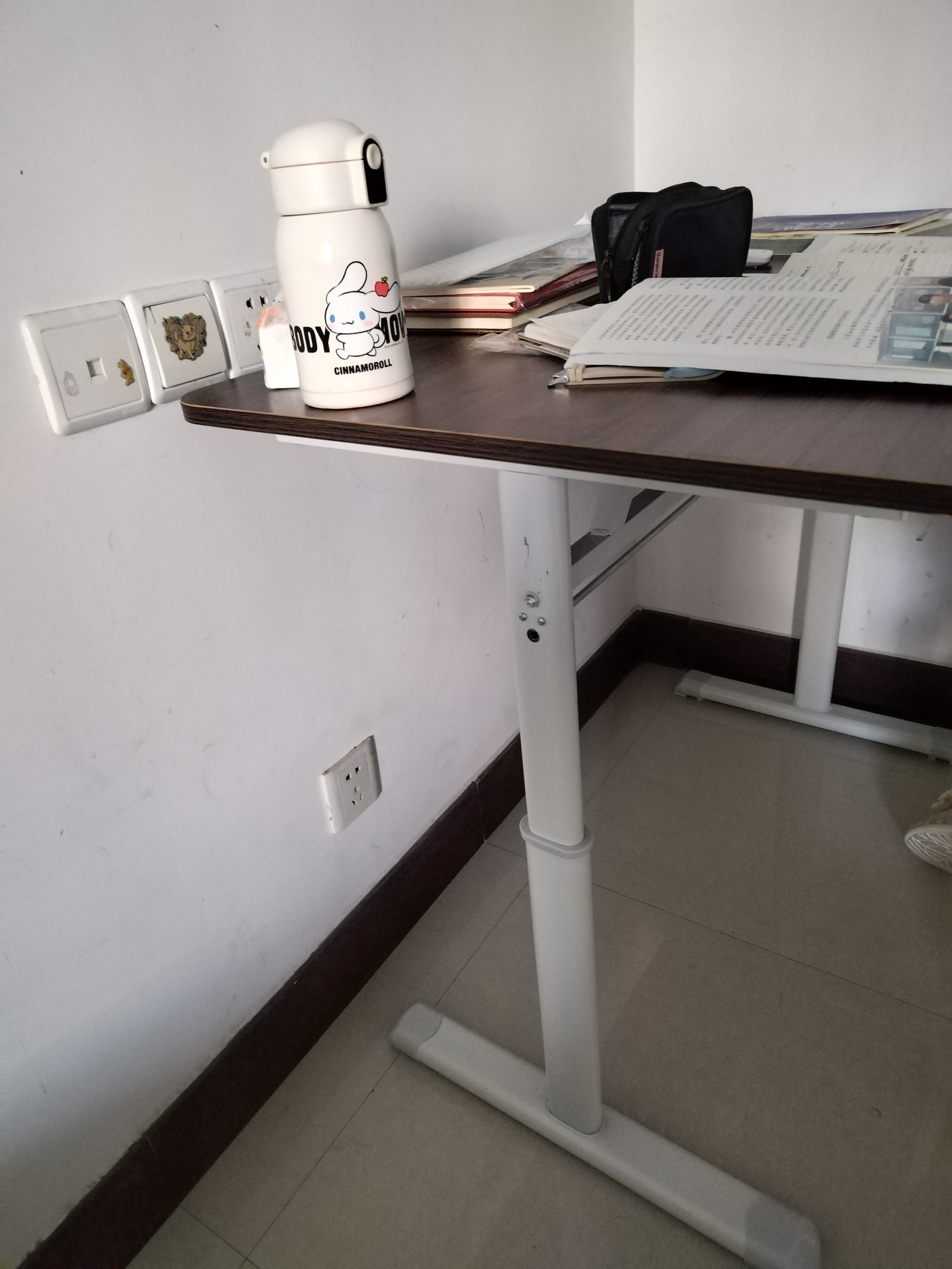 桃腾可移动电脑桌书桌学习桌升降桌子家用初中高中生床边桌卧室工作台 【手摇升降】胡桃白架100*60cm防晃-送货上门 送货上门加厚桌面移动款质保五年 实拍图