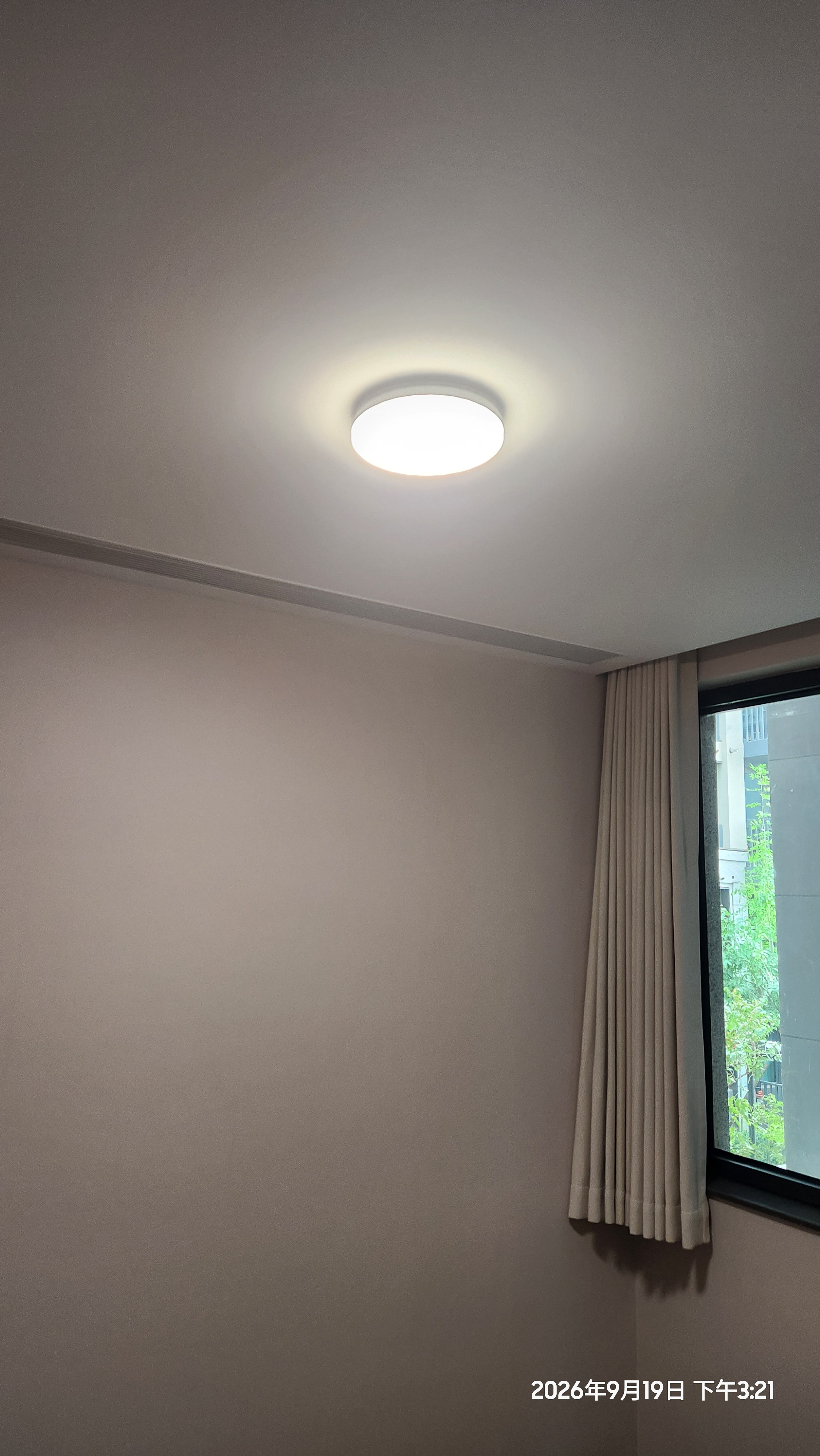 松下（Panasonic）吸顶灯卧室书房全光谱14瓦圆形镜方 白色Ra97 IP50 HHXD1400 实拍图
