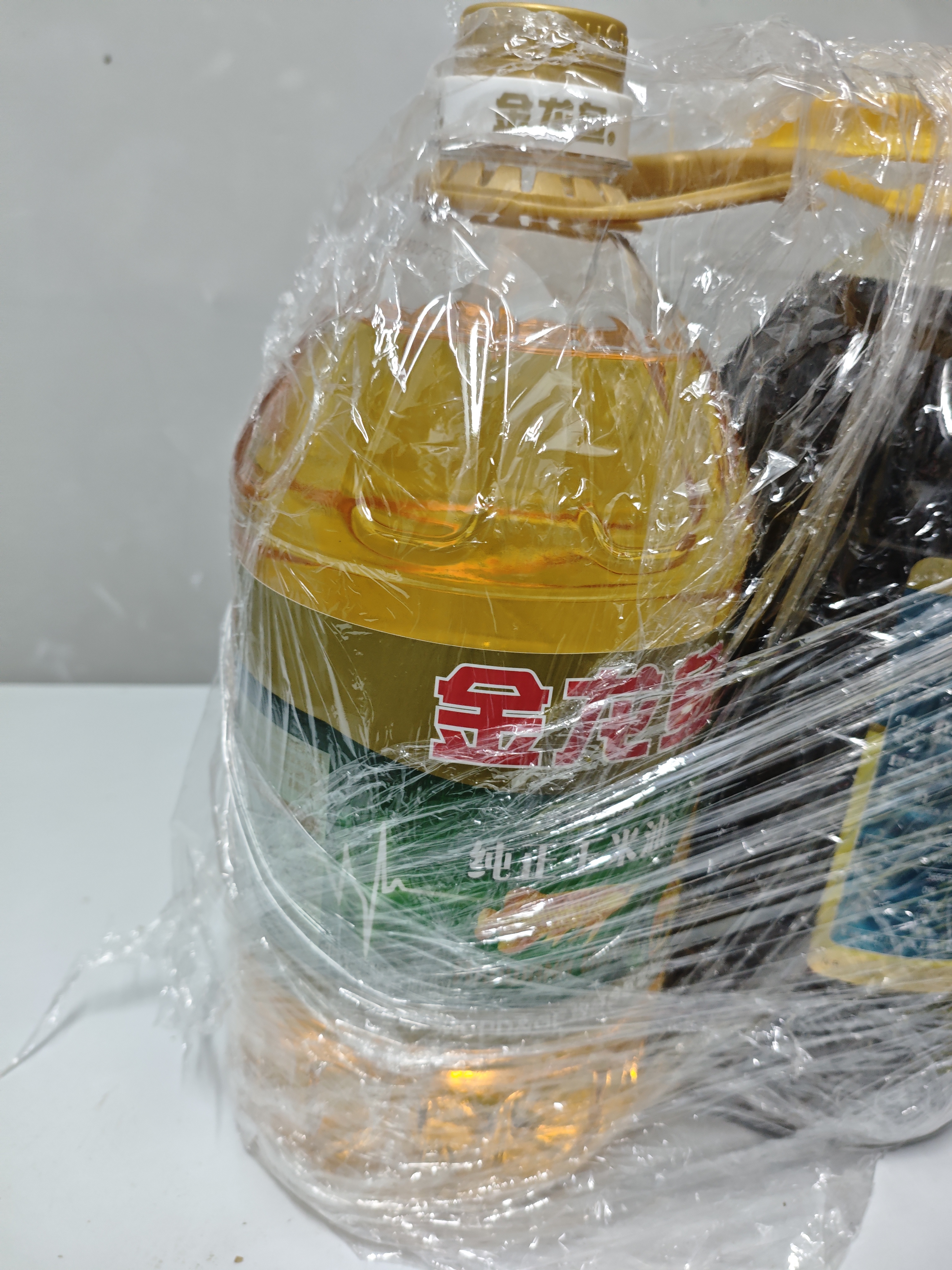 金龙鱼 食用油 非转基因 压榨 一级 纯正玉米油4L（新老包装随机发货） 实拍图