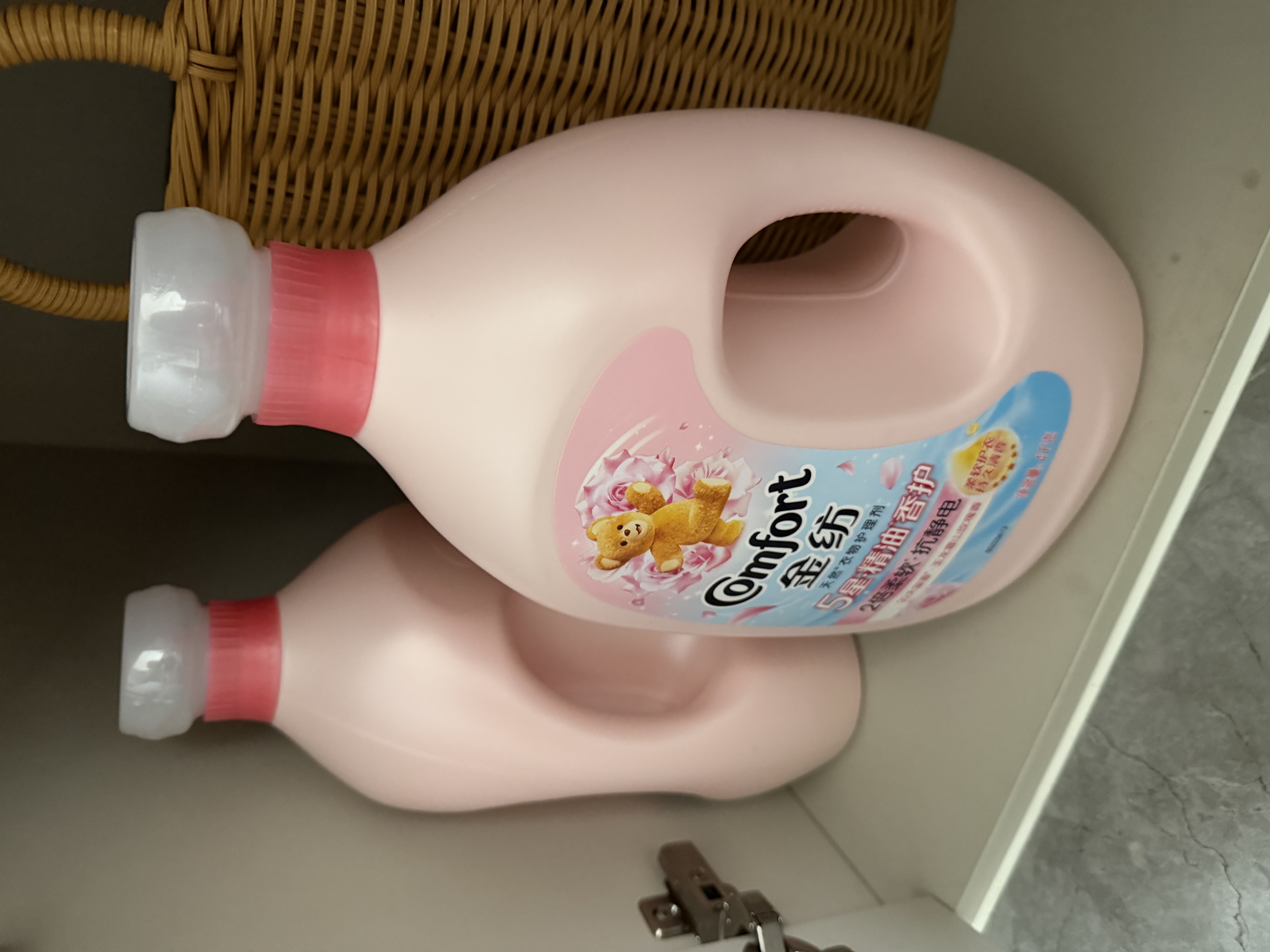 金纺自营五星精油香护衣物护理剂 玉龙雪山玫瑰 4kg*2+400g*2 实拍图