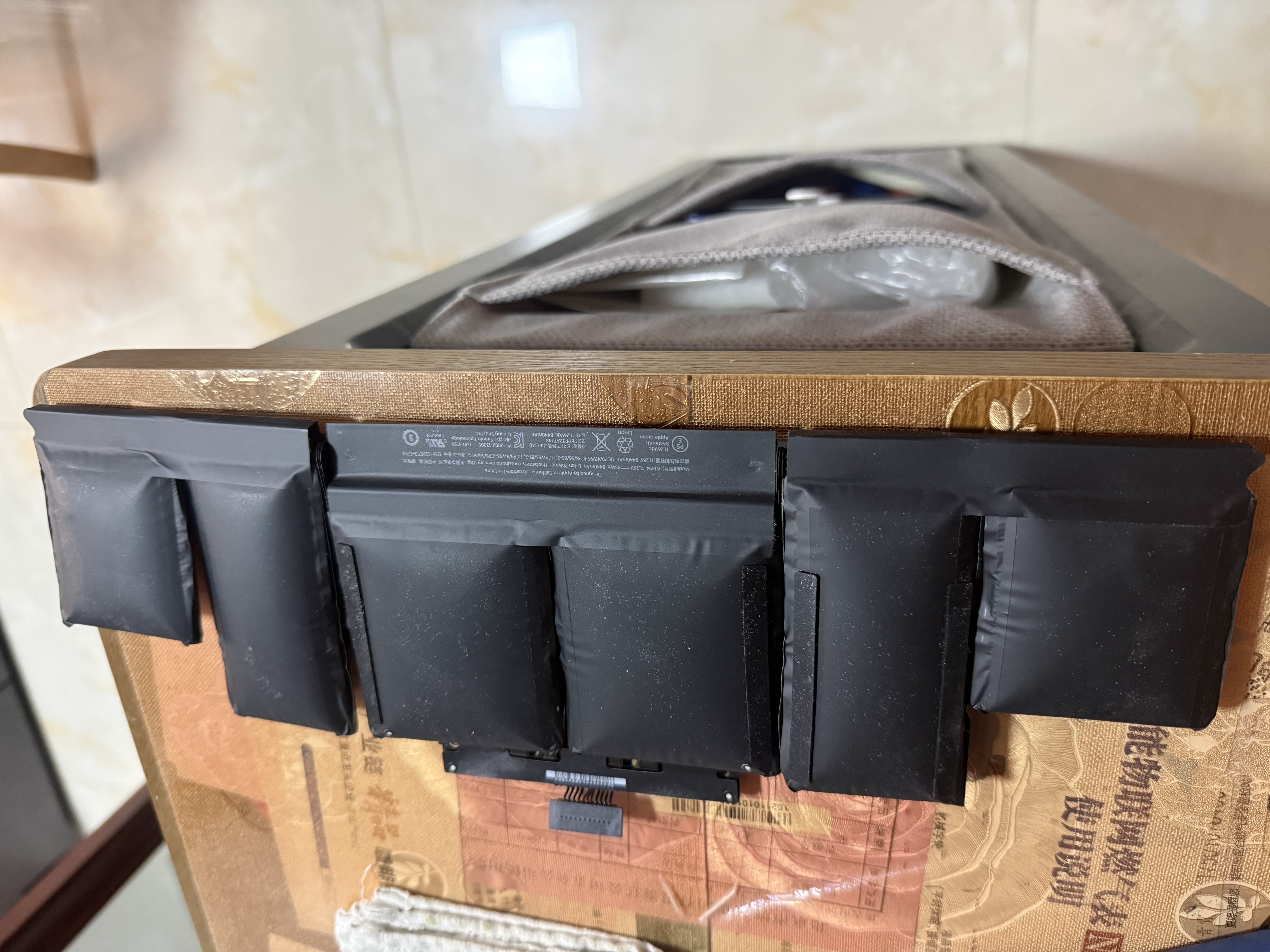 绿巨能（llano）适用苹果笔记本电池A1398/A1618适用MacBook Pro 15英寸（2015年款） A1494 ME293 ME294电脑电池 实拍图