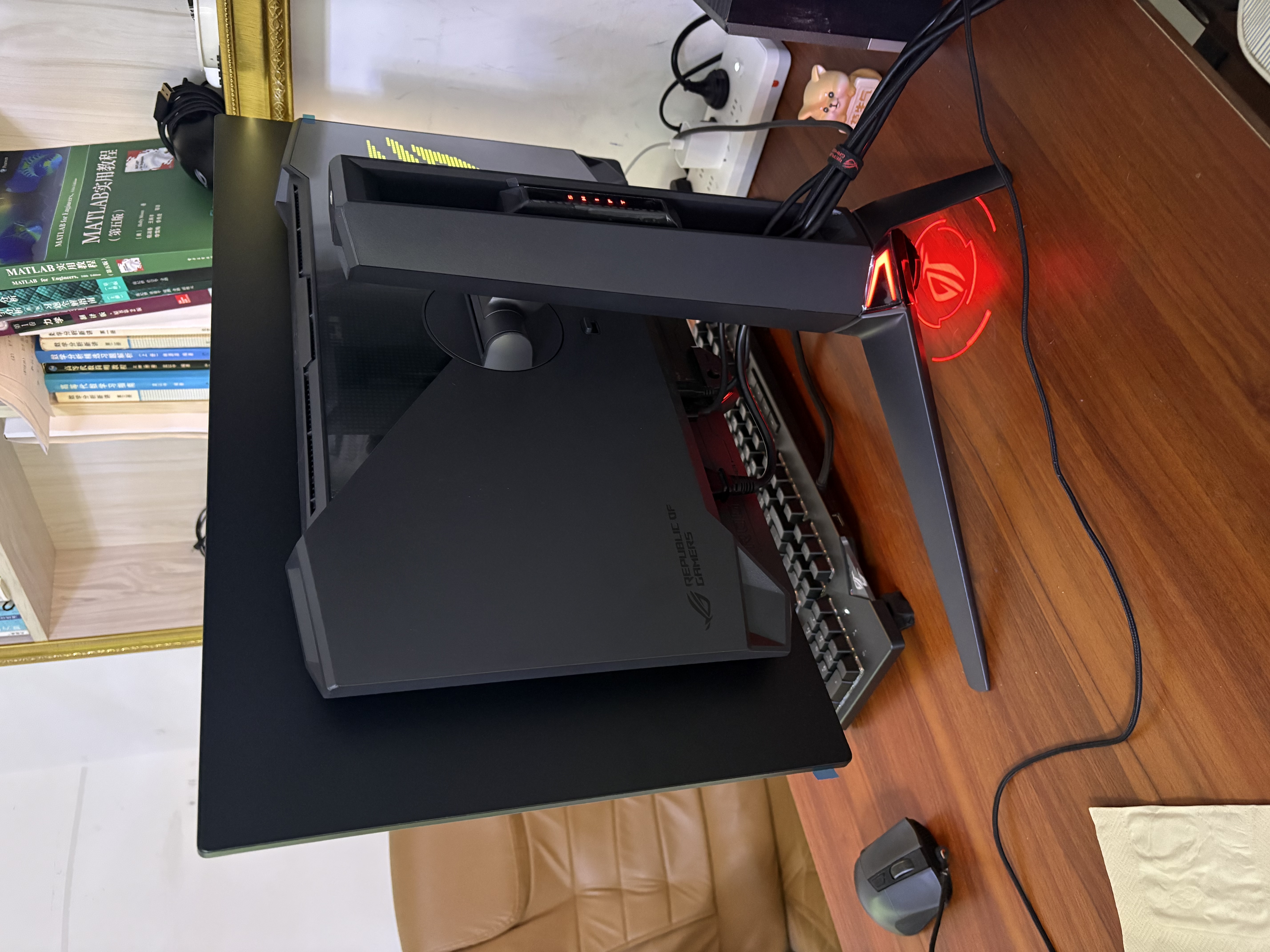 华硕ROG 超神27 PG27UCDM 26.5英寸显示器OLED4K 240Hz显示器电竞G-sync Type-C杜比视界HDR400 DP2.1 实拍图