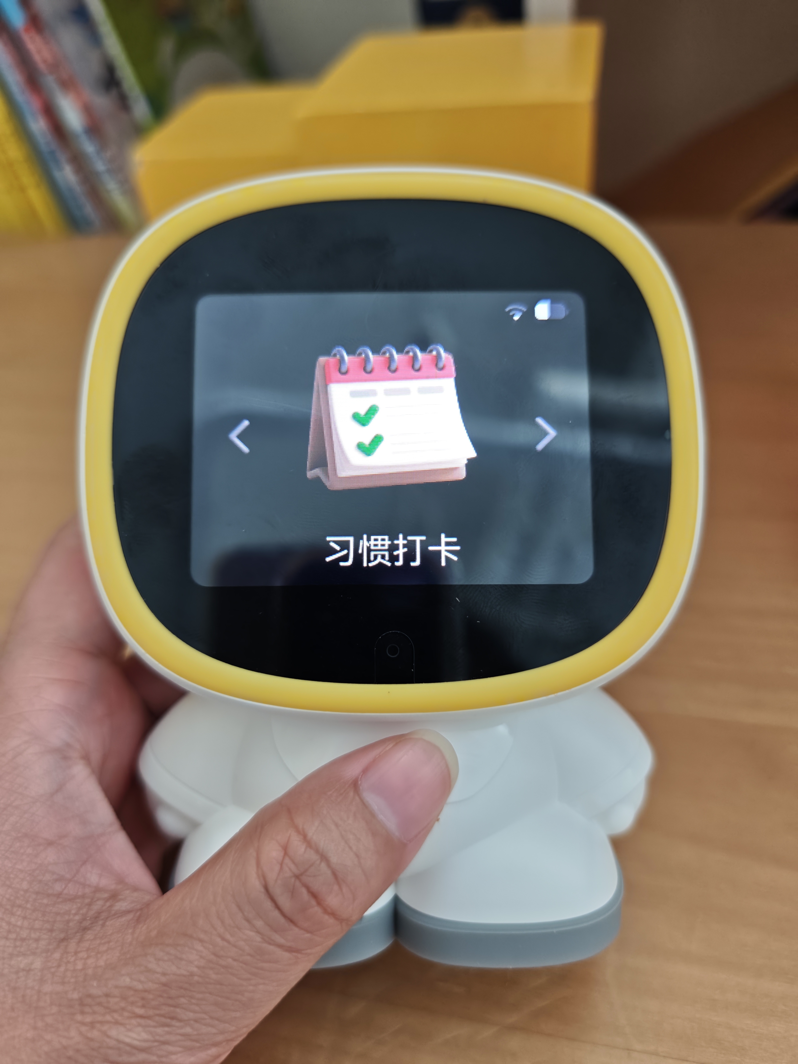 贝恩施（BEIENS）AI机器人时间管理器学生儿童智能闹钟同步教材口语陪练早教学习机 实拍图