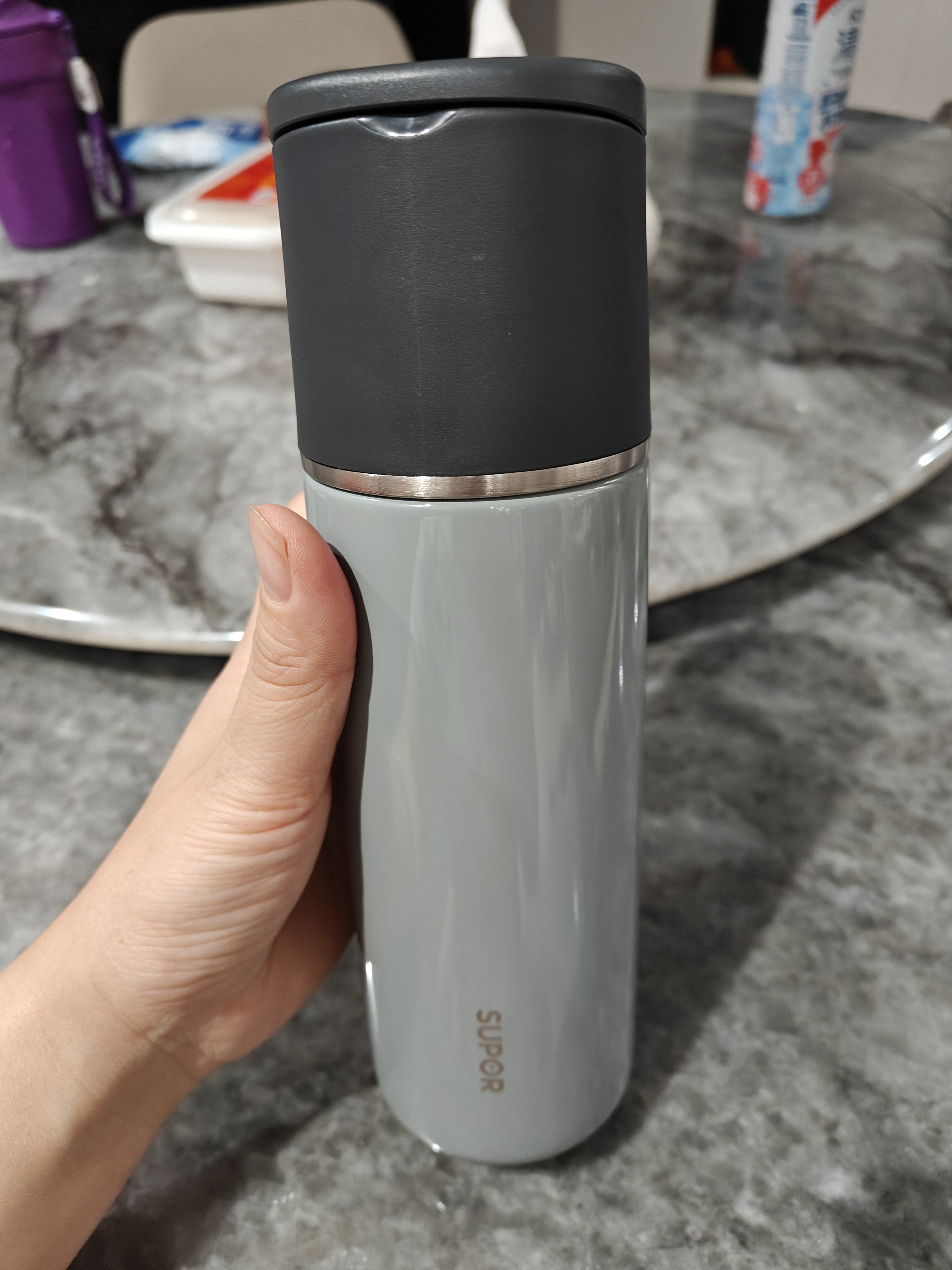 苏泊尔（SUPOR） 保温杯316L不锈钢大容量水杯学生保温杯男女士车载户外便携杯子 羽灰色【经典款】500ML 实拍图