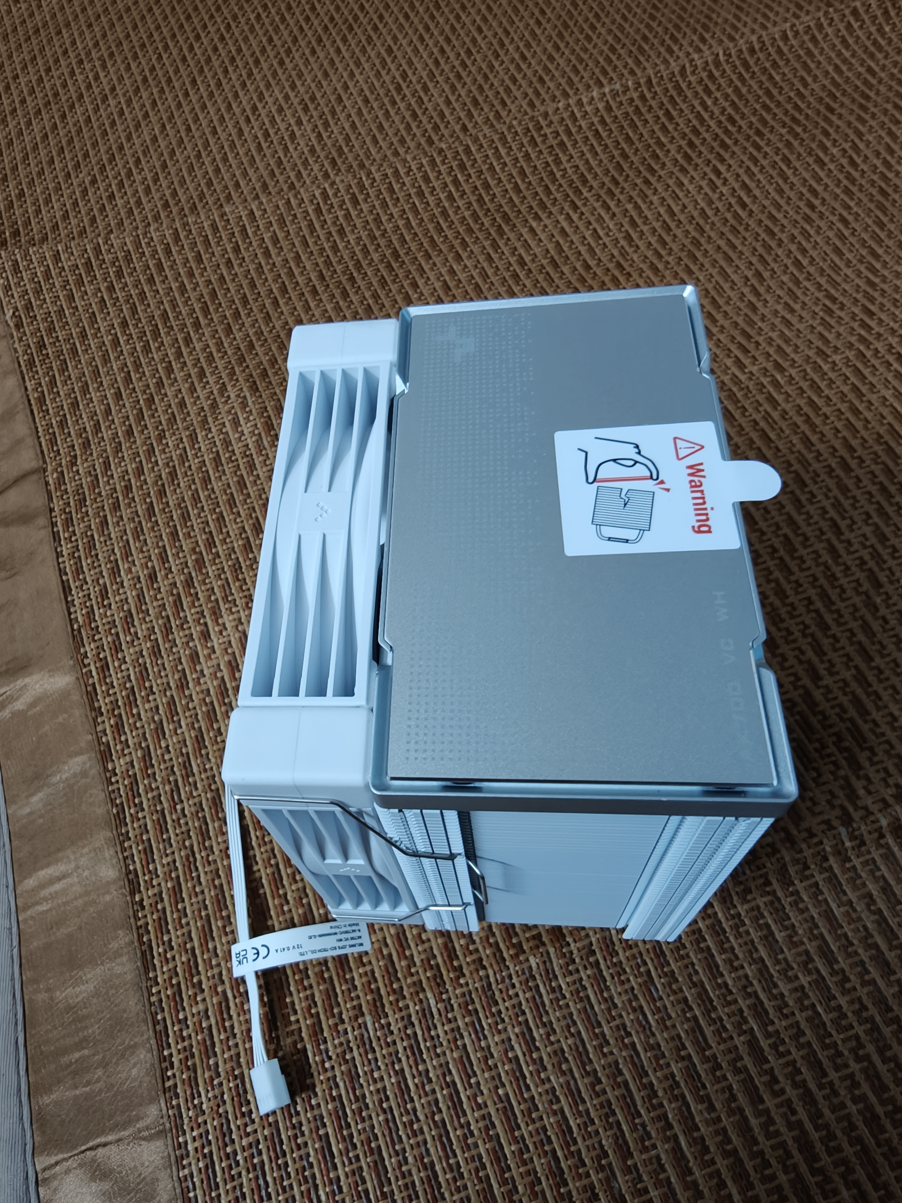 九州风神（DEEPCOOL）冰立方AK700白 VC版CPU风冷散热器/7热管单塔/内存避位/VC2.0底座/三相十极十二槽风扇/3年质保 实拍图