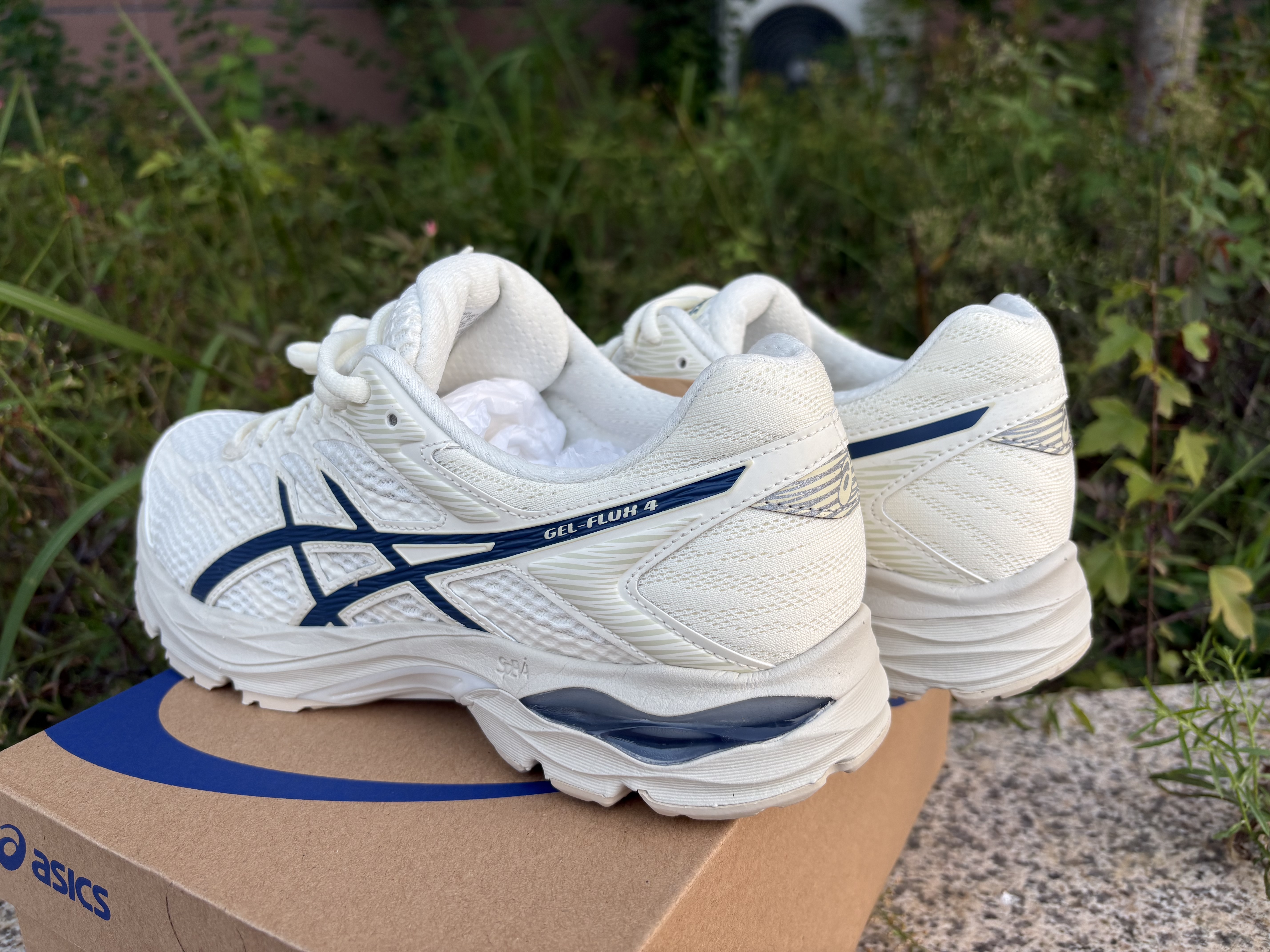 亚瑟士ASICS男鞋网面跑步鞋缓震跑鞋透气舒适运动鞋 GEL-FLUX 4 米色/蓝色102 42 实拍图