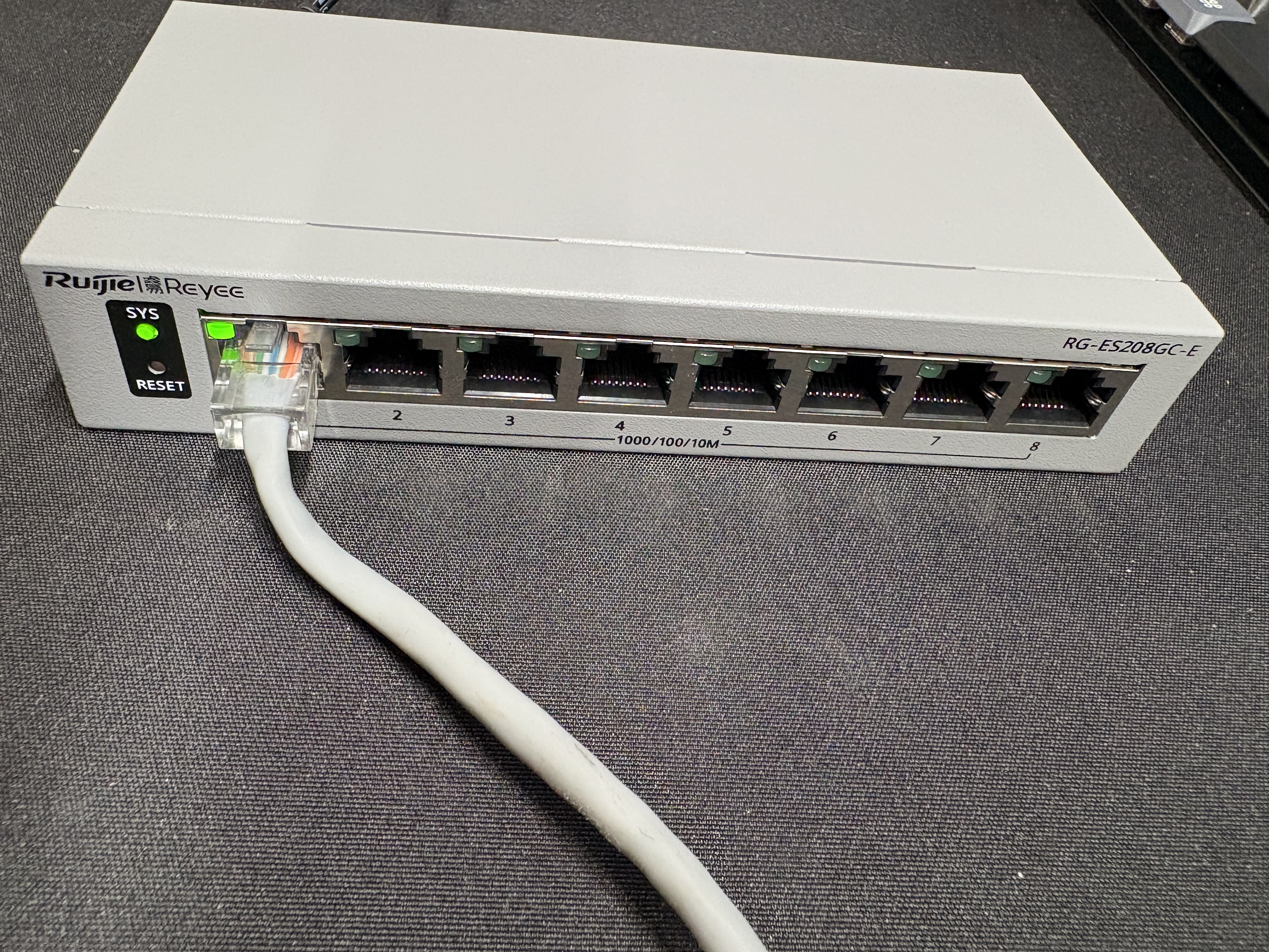 锐捷睿易AI网管交换机8口全千兆RG-ES208GC-E企业级 划分vlan 办公监控网络网线分线器分流器集线器 实拍图