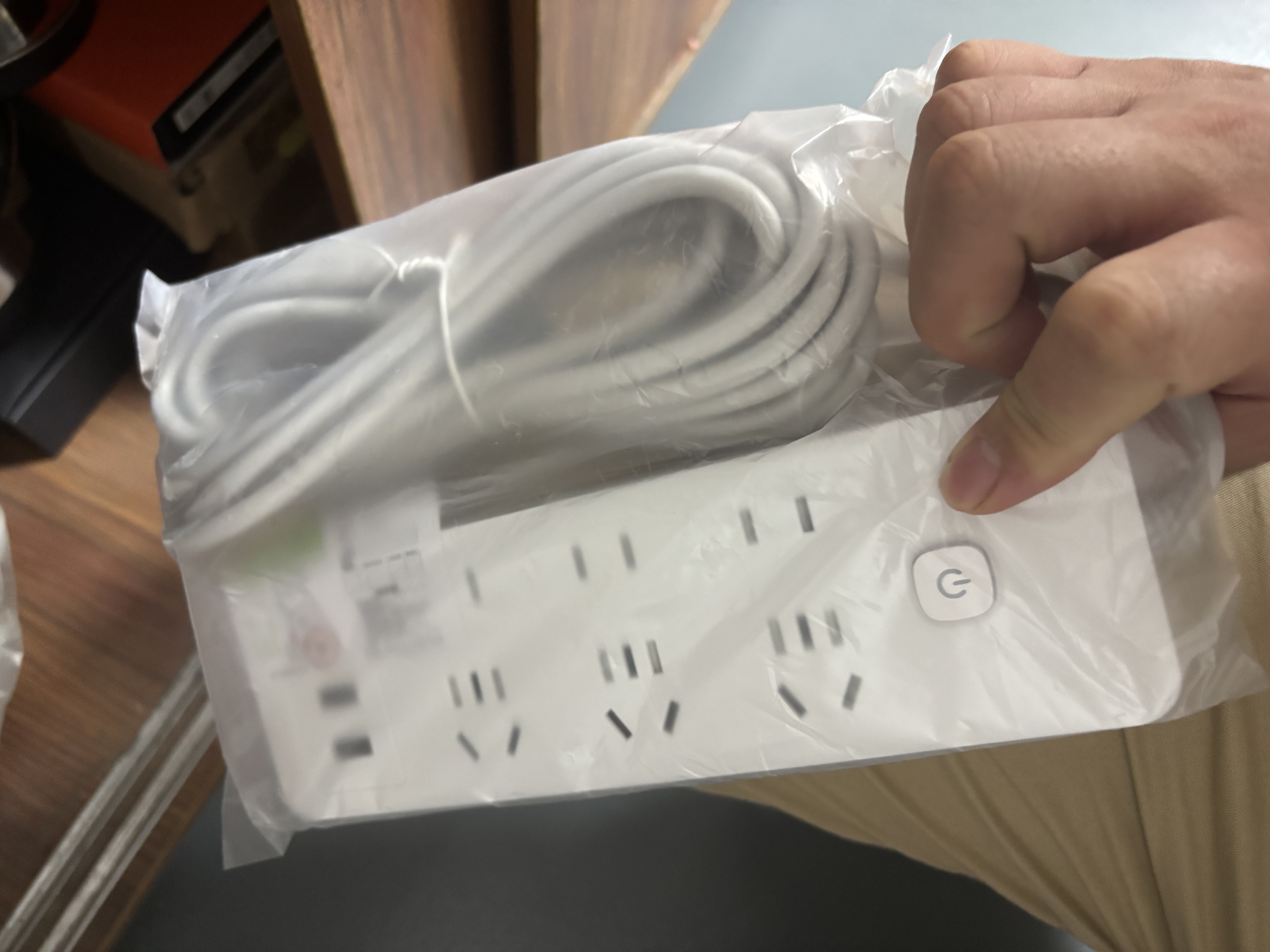 【京东包邮】家用智能多孔插座USB口插板办公大功率纯铜多功能开关接线板 6插21孔+3USB 4.8米 实拍图