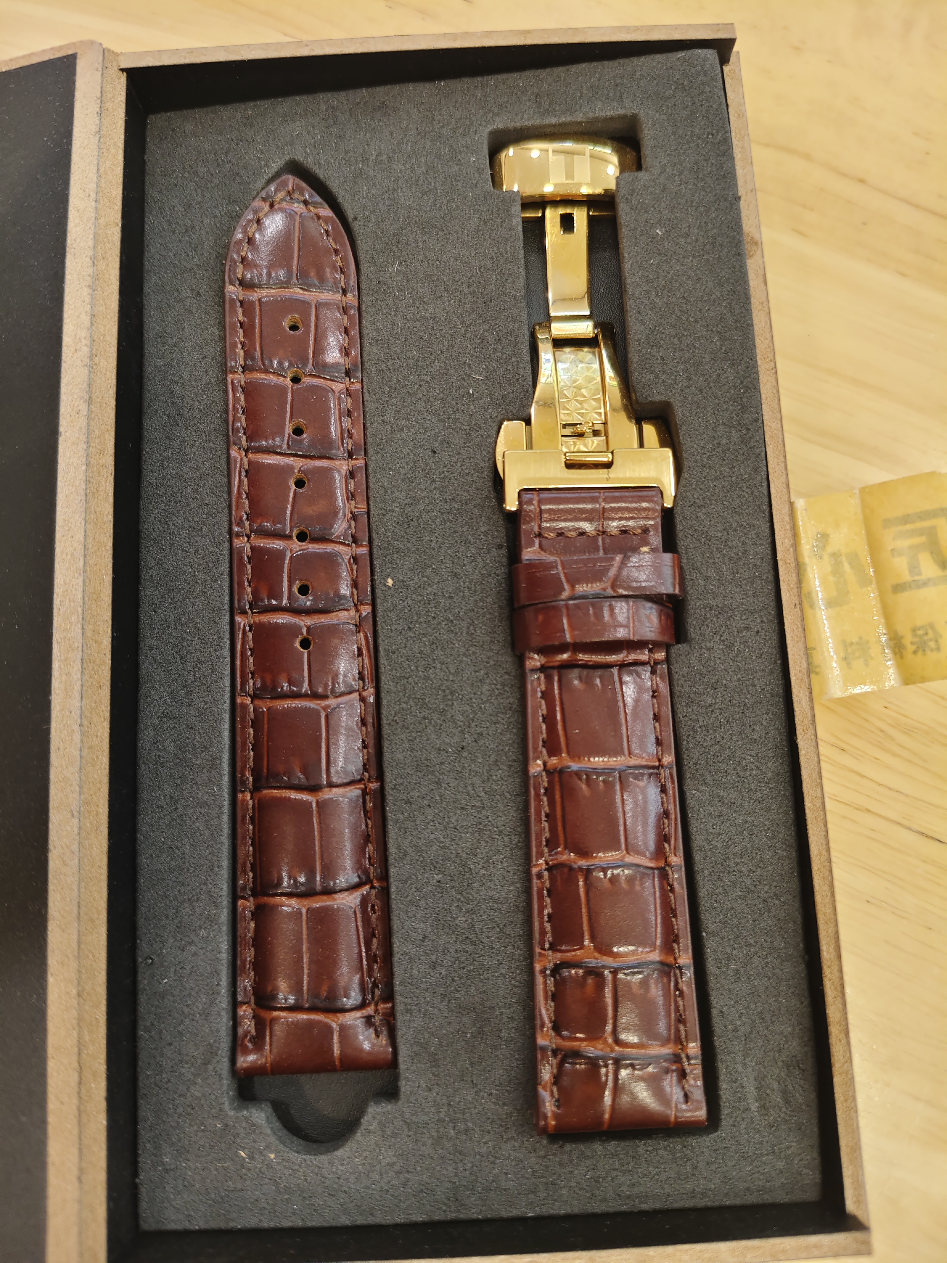 图登适用1853天梭表带小牛皮手表带 男真皮适用力洛克俊雅海星卡森豪致蝴蝶扣T006/T099/T063/T065表链 棕皮棕线-金色升级双按蝴蝶扣 19mm 实拍图