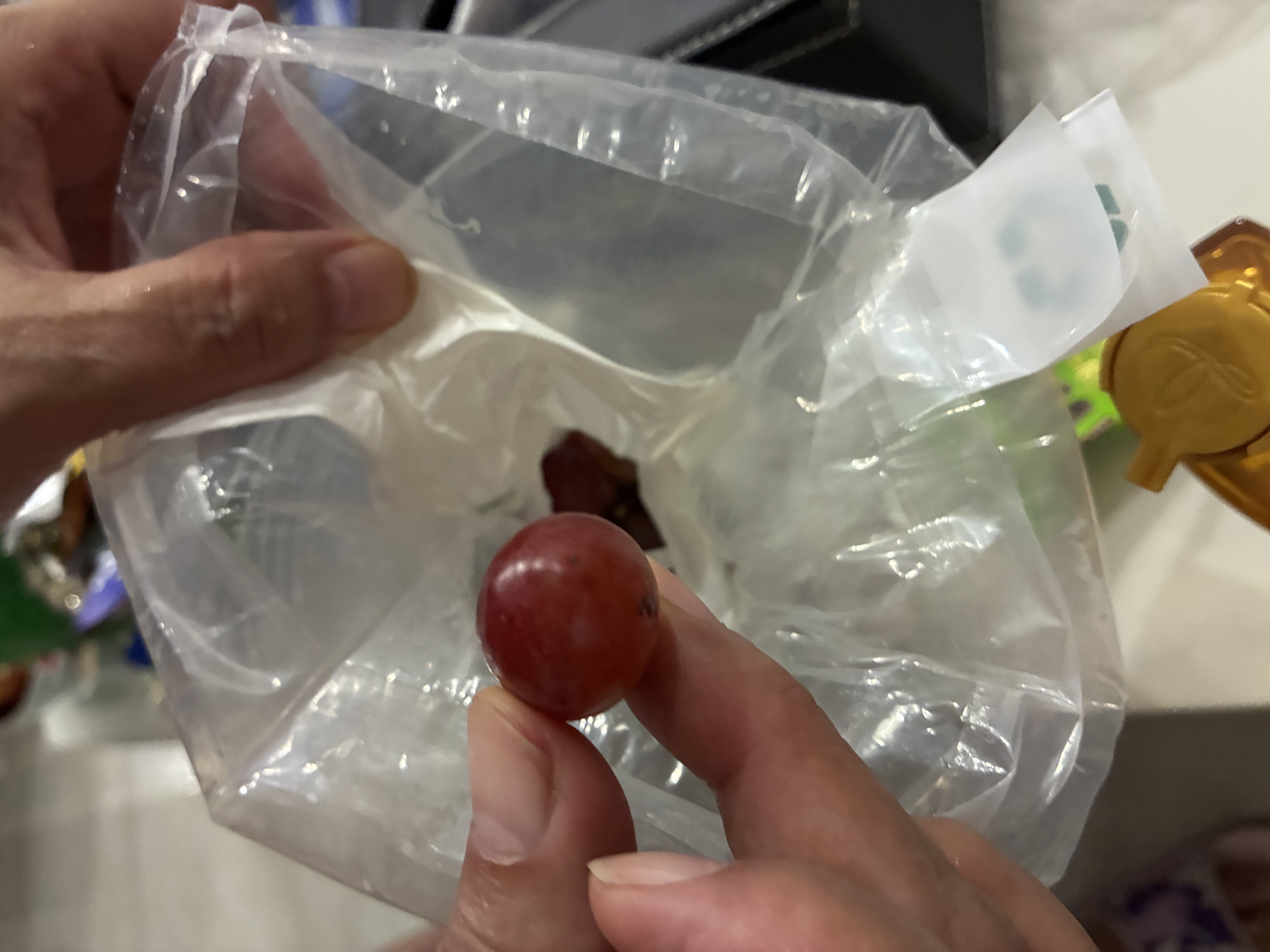 亨迅【顺丰】山西克伦生无籽红提葡萄脆甜提子克瑞森葡萄新鲜水果生鲜 2斤装丨净重1.5斤【尝鲜装】现摘现发 实拍图