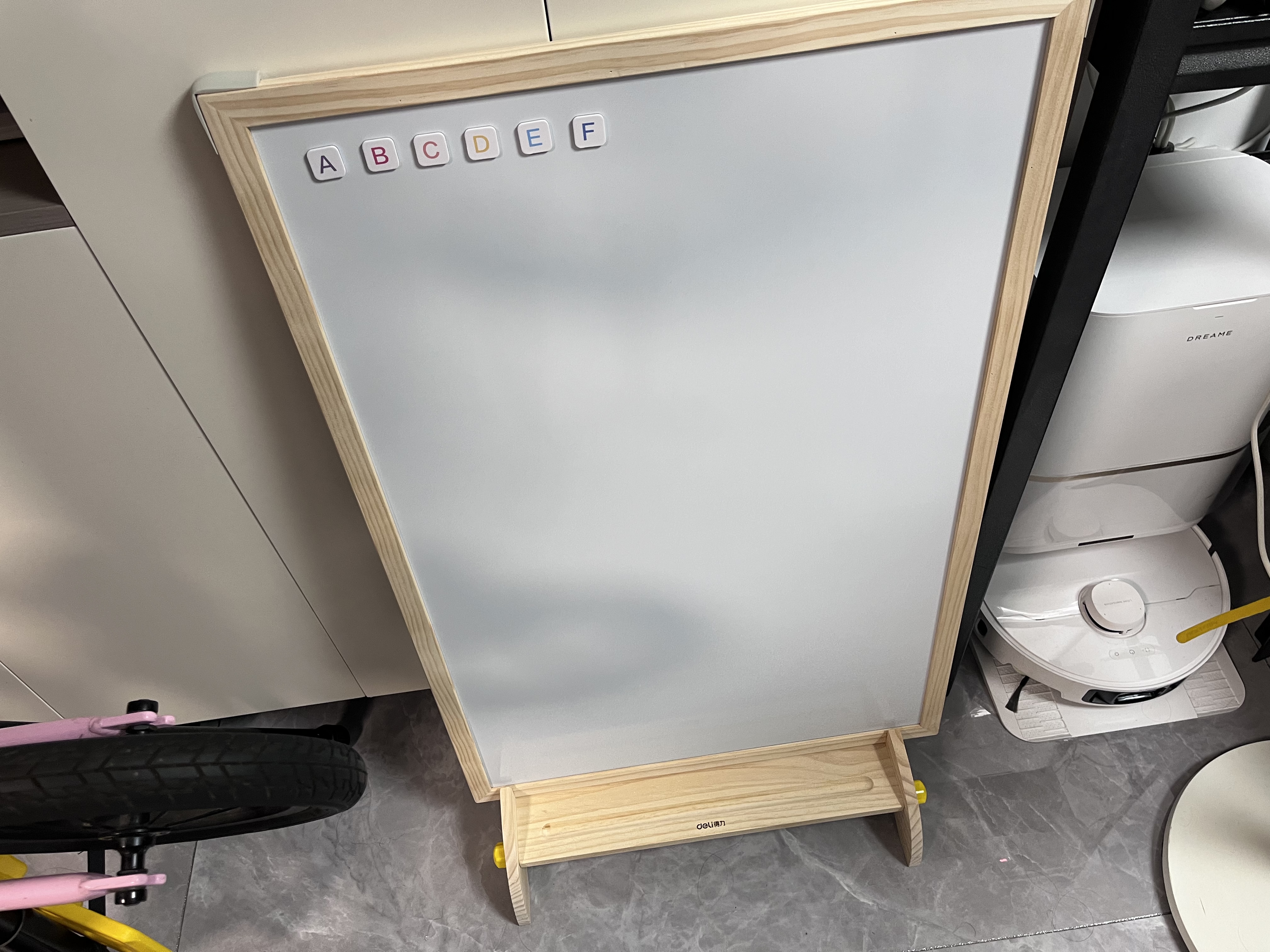 得力（deli）得力儿童画板磁性涂鸦小黑板环保双面绘画支架式宝宝白板绿板家用靠墙大号90*60cm 实拍图