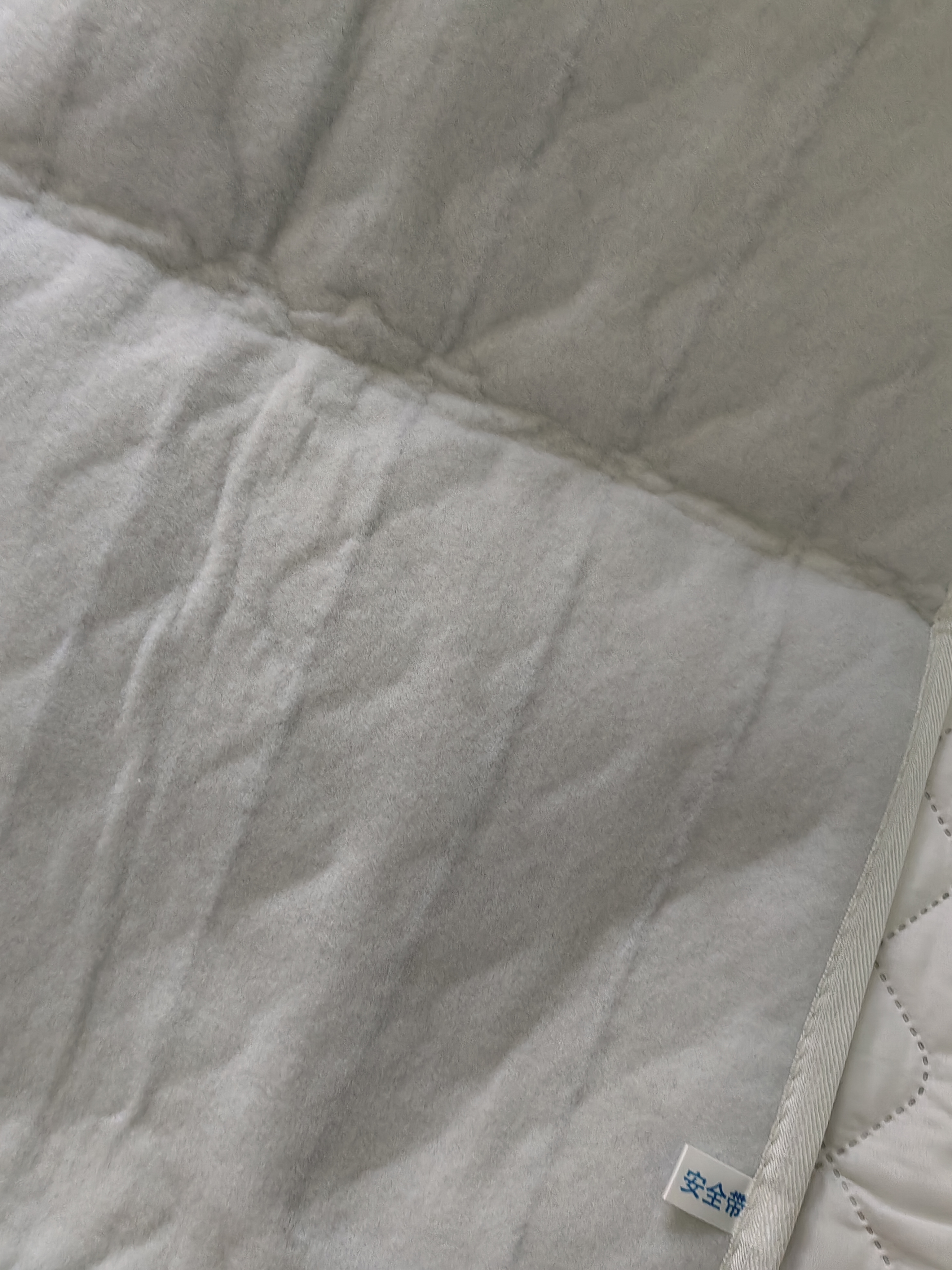 志高（CHIGO）石墨烯电热毯单双人电褥子1.5x1.8x2米双温控自动断电防水防漏电 【五档调温+除螨烘被】1.5x0.7米 实拍图