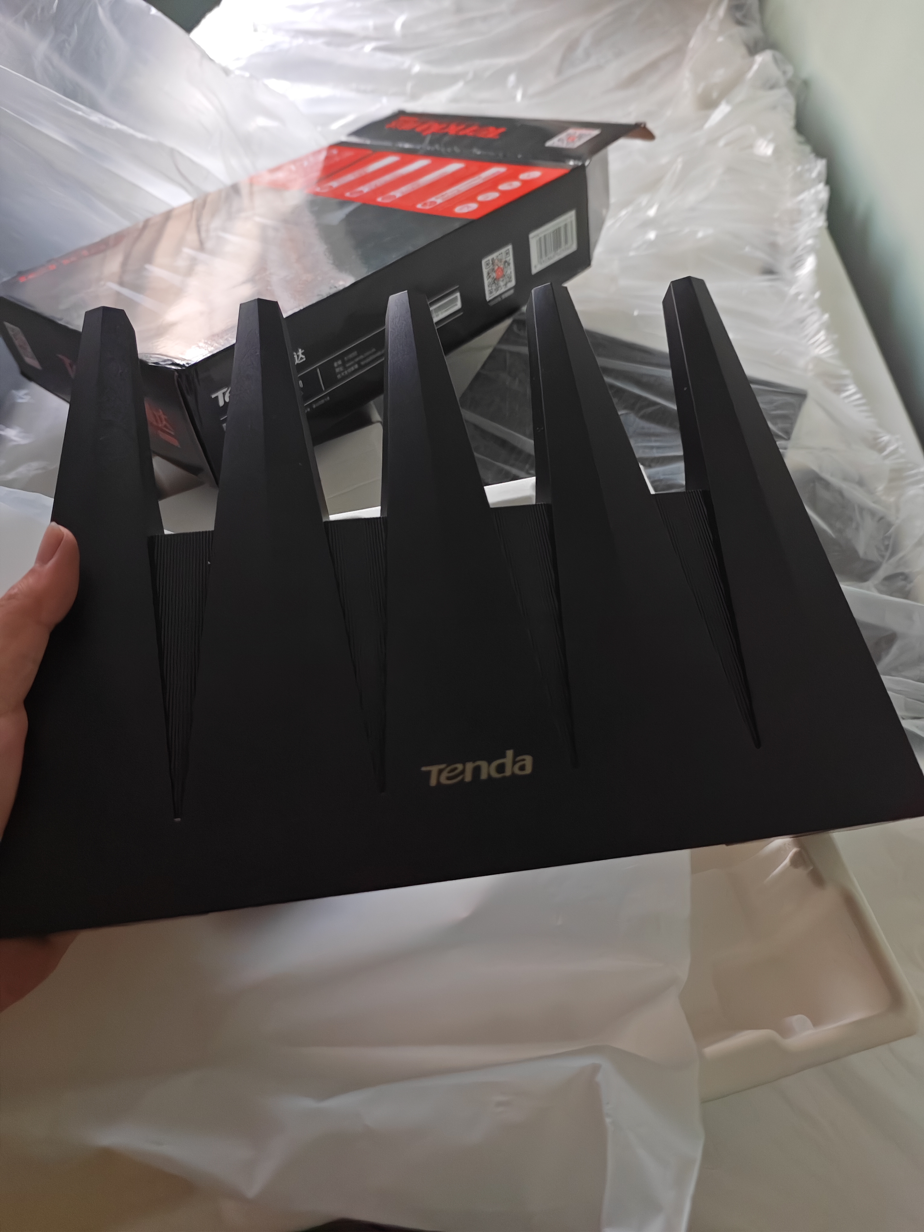 Tenda腾达路由器WiFi7【泰山BE7200 Ultra】千兆穿墙王信号放大器增强无线家用电竞立式BE12 Pro 实拍图