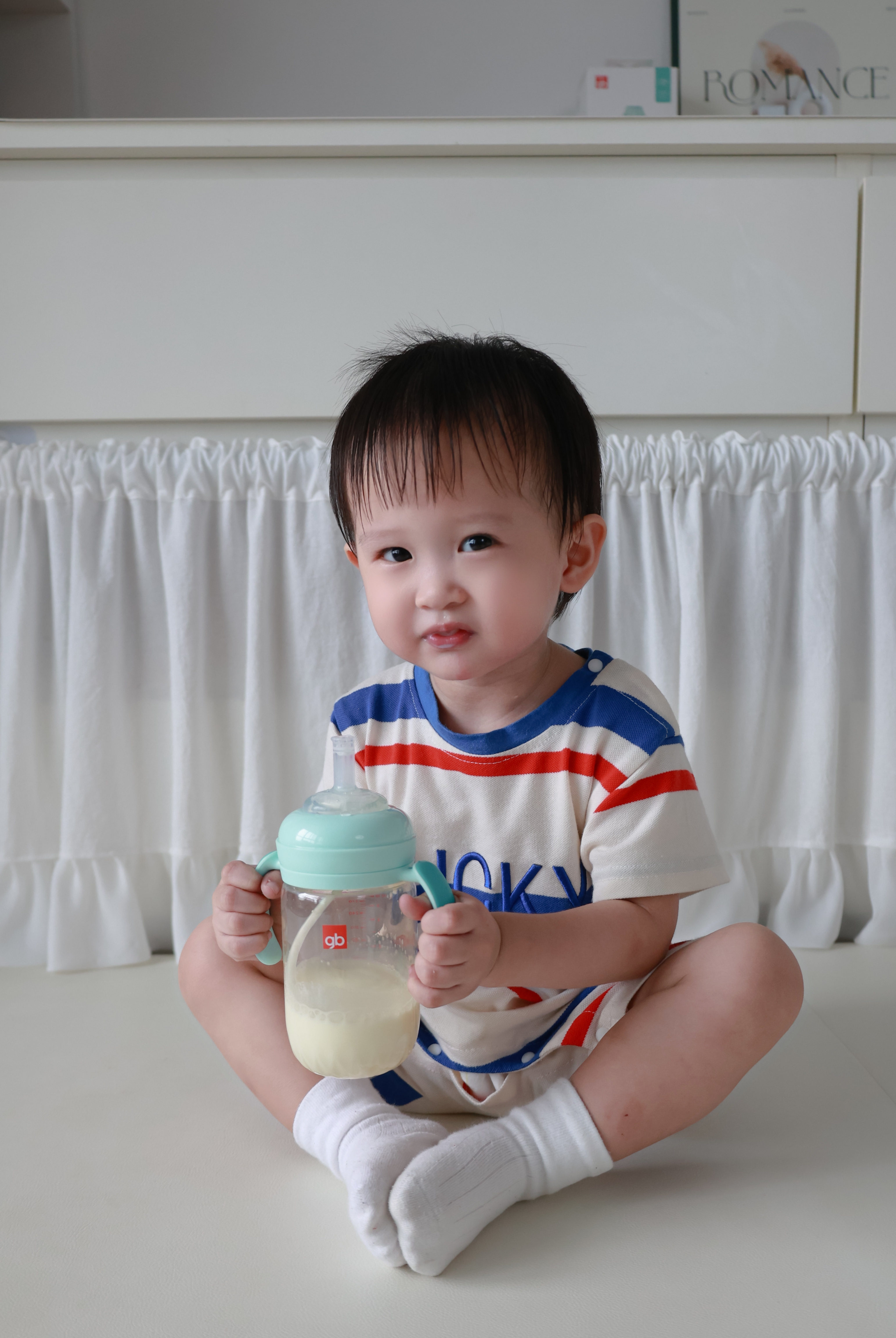 好孩子（gb）吸管奶瓶 大宝宝一岁以上3-6岁PPSU耐摔宽口径大容量带手柄直饮杯 【重力球吸嘴+翻盖直饮吸管杯头】孔雀蓝 24月+ PPSU 300ml（大奶量推荐） 实拍图