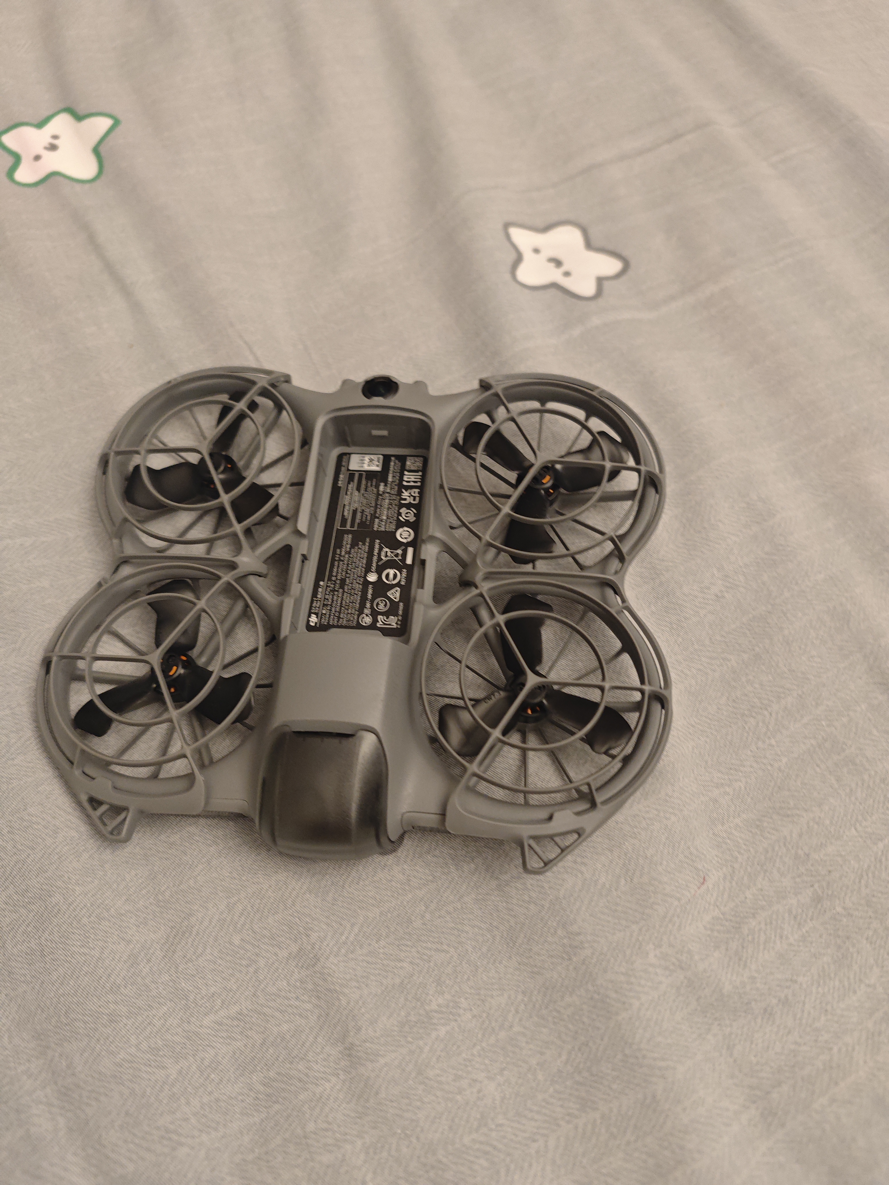 大疆 DJI Neo 2 畅飞套装（仅飞行器）会飞的跟拍摄影师 运动亲子户外露营 mini型 轻型无人机 实拍图
