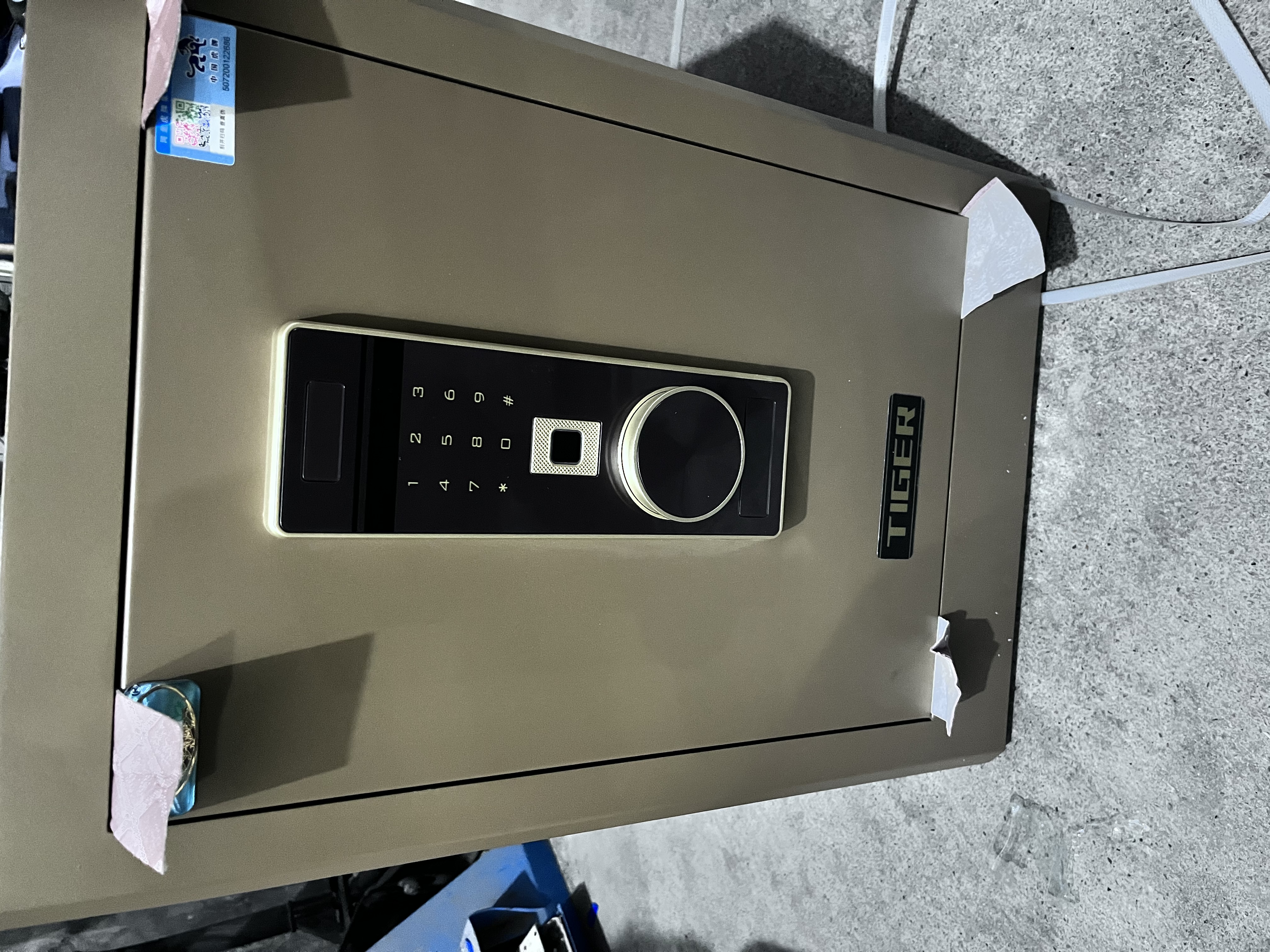 虎牌保险柜家用小型指纹密码WiFi保险箱办公全钢防盗可入墙 60咖啡色 驭尚系列（触控密码+TOUCH指纹识别） 实拍图