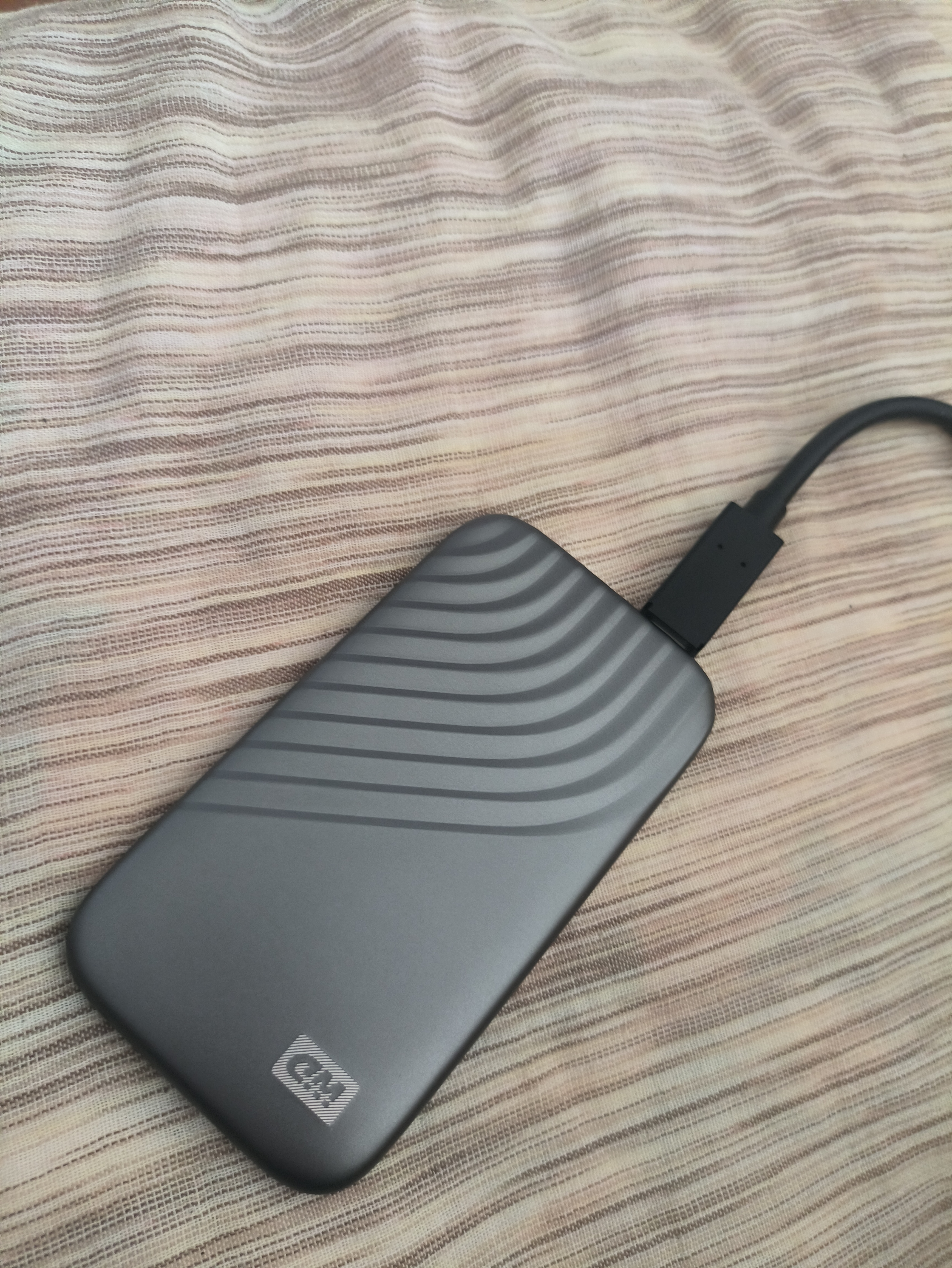 西部数据（WD）4TB NVMe 移动固态硬盘（PSSD）My Passport随行SSD type-c接口 1050MB/s 手机直连笔记本两用外接 实拍图