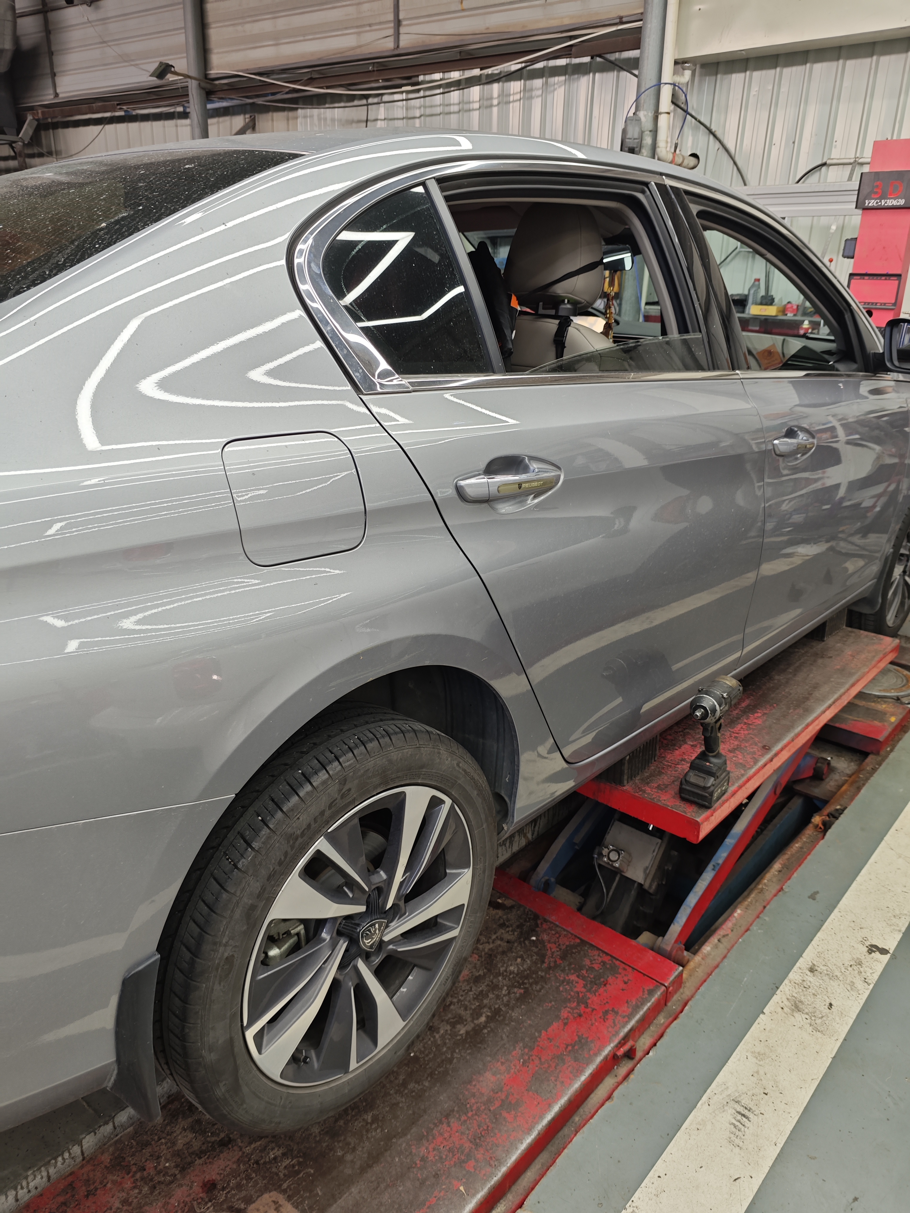 固特异（Goodyear）汽车轮胎215/50R17 91W 鹰驰F1酷跑 适配标致408雪铁龙 御乘升级 实拍图