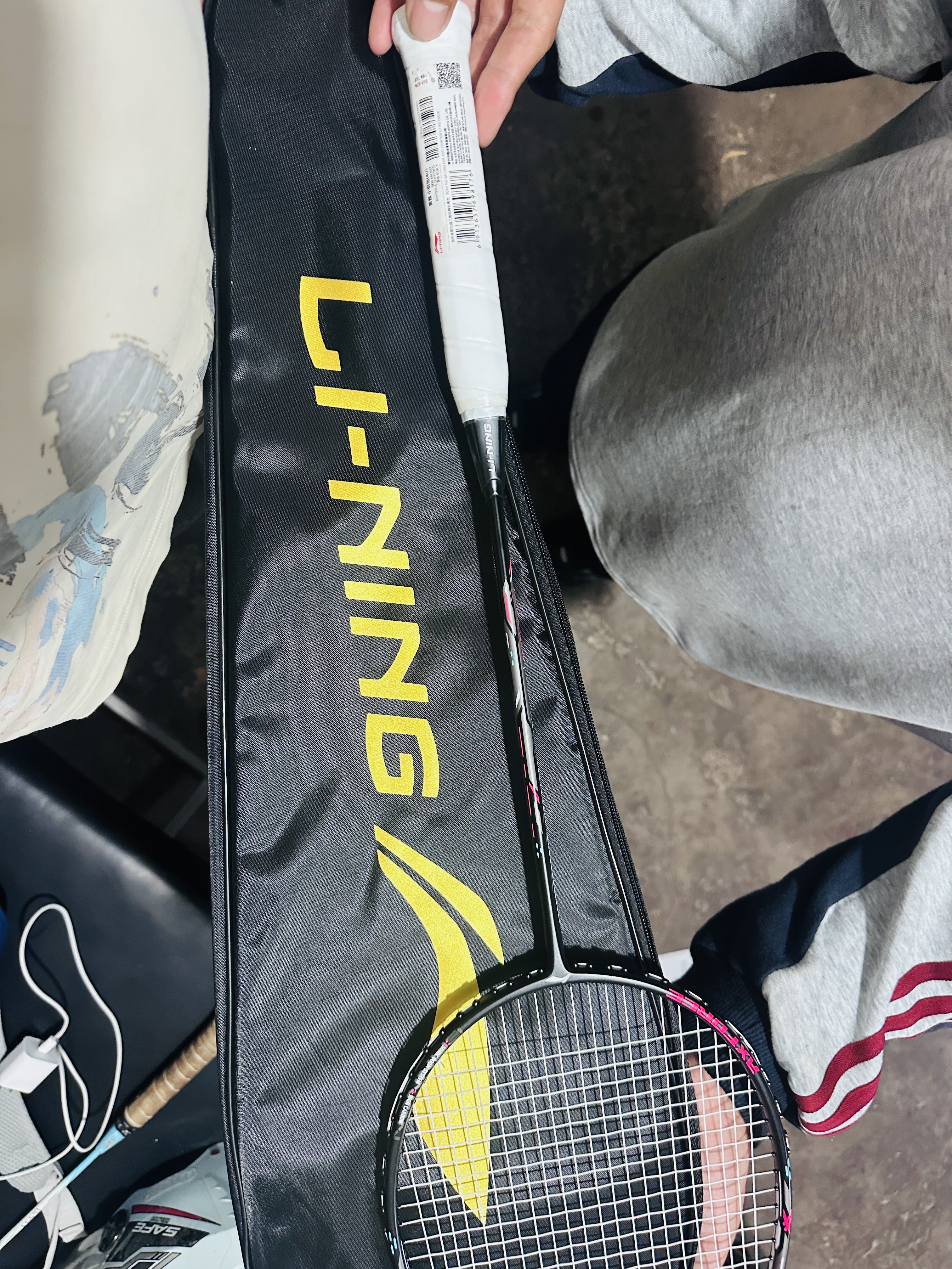 李宁（LI-NING）羽毛球拍雷霆小钢炮黑色全碳素专业进攻型单拍4U已拉线AYPT307-4 实拍图