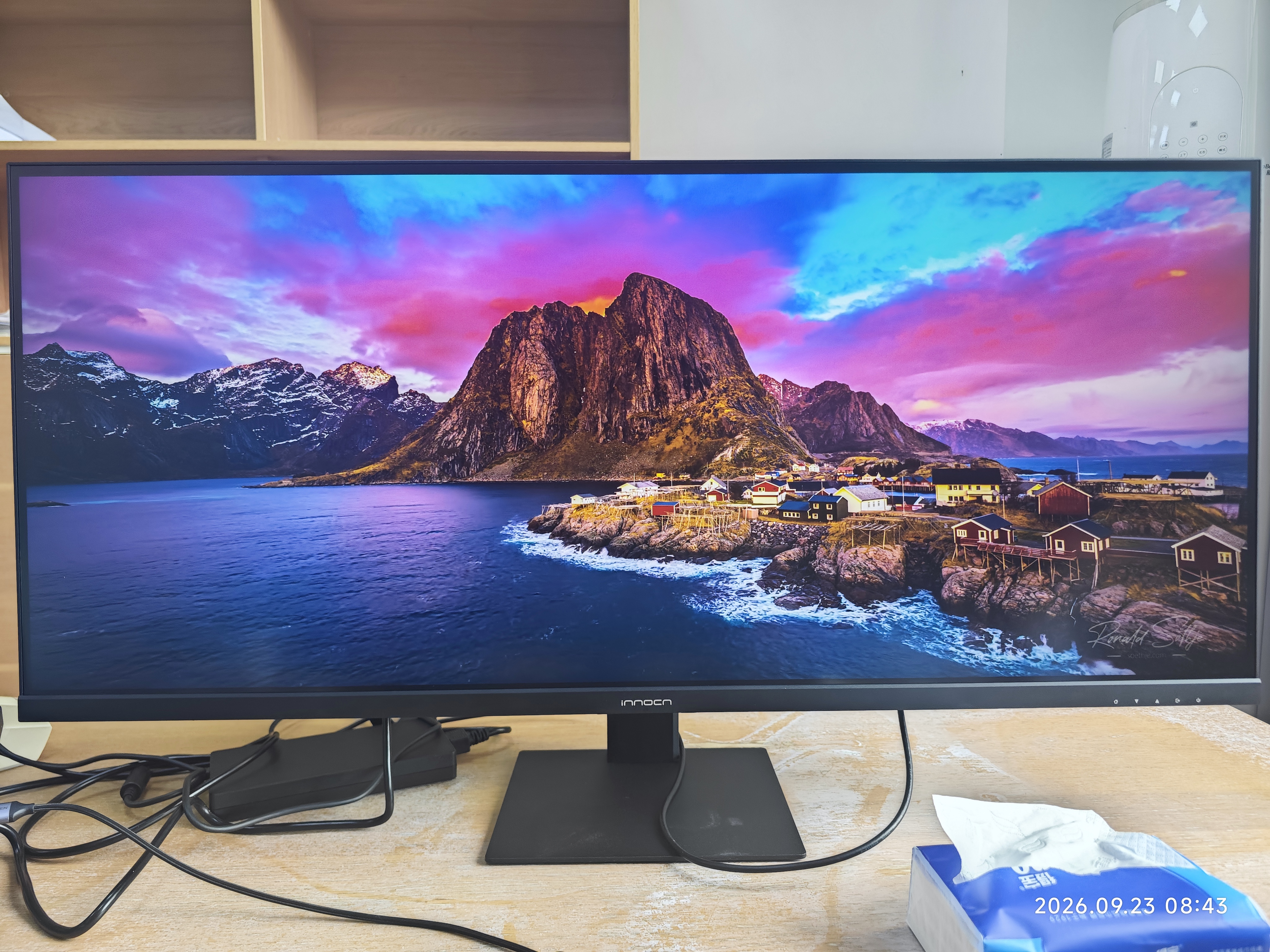 联合创新40英寸带鱼屏5K显示器HDR400广色域专业mac mini显示器智能分屏剪辑炒股设计游戏办公电脑屏40C1U 实拍图