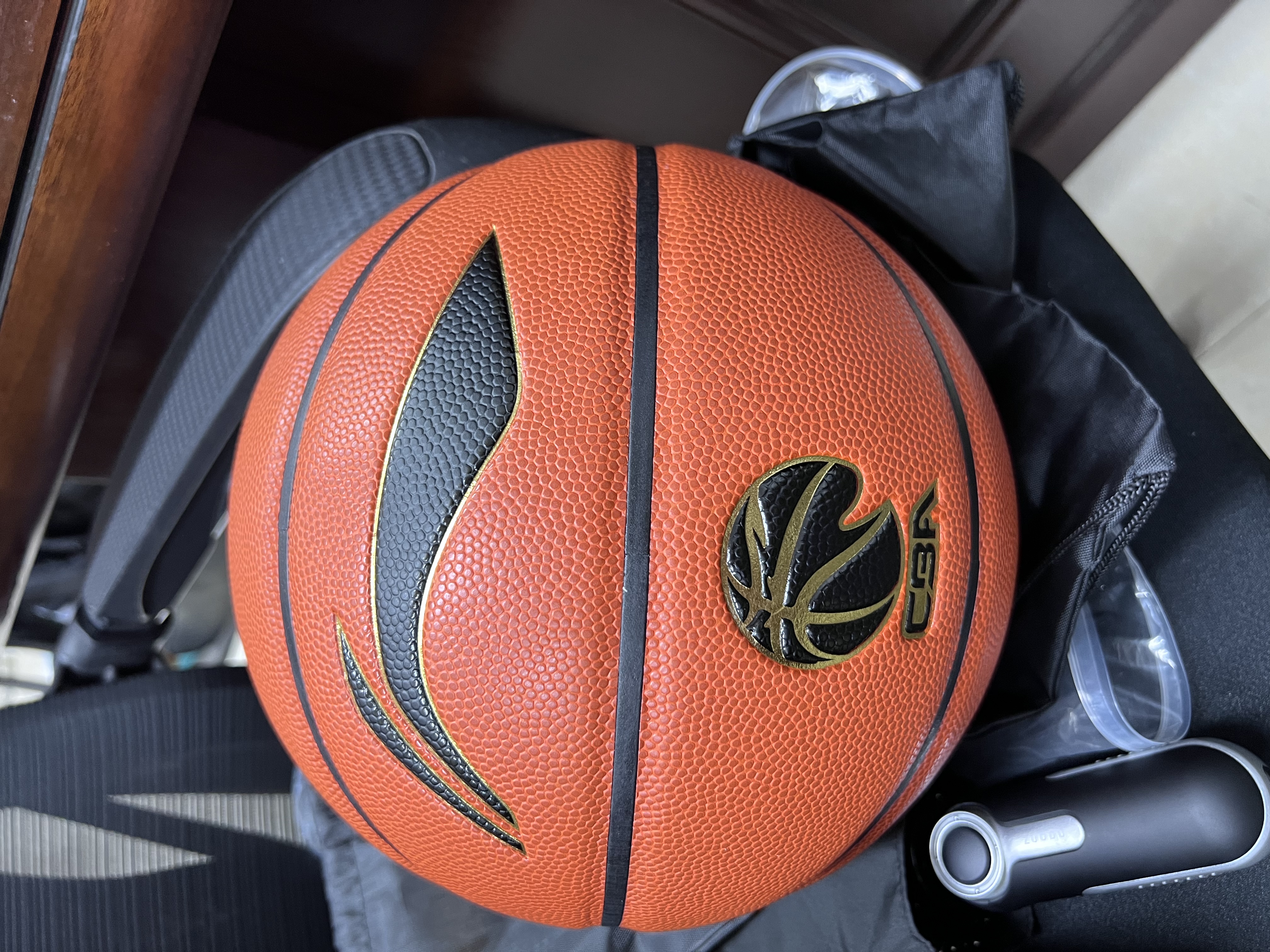李宁（LI-NING）篮球CBA联赛比赛用球室内7号进口吸湿超纤标准7号篮球礼物 095-1 实拍图