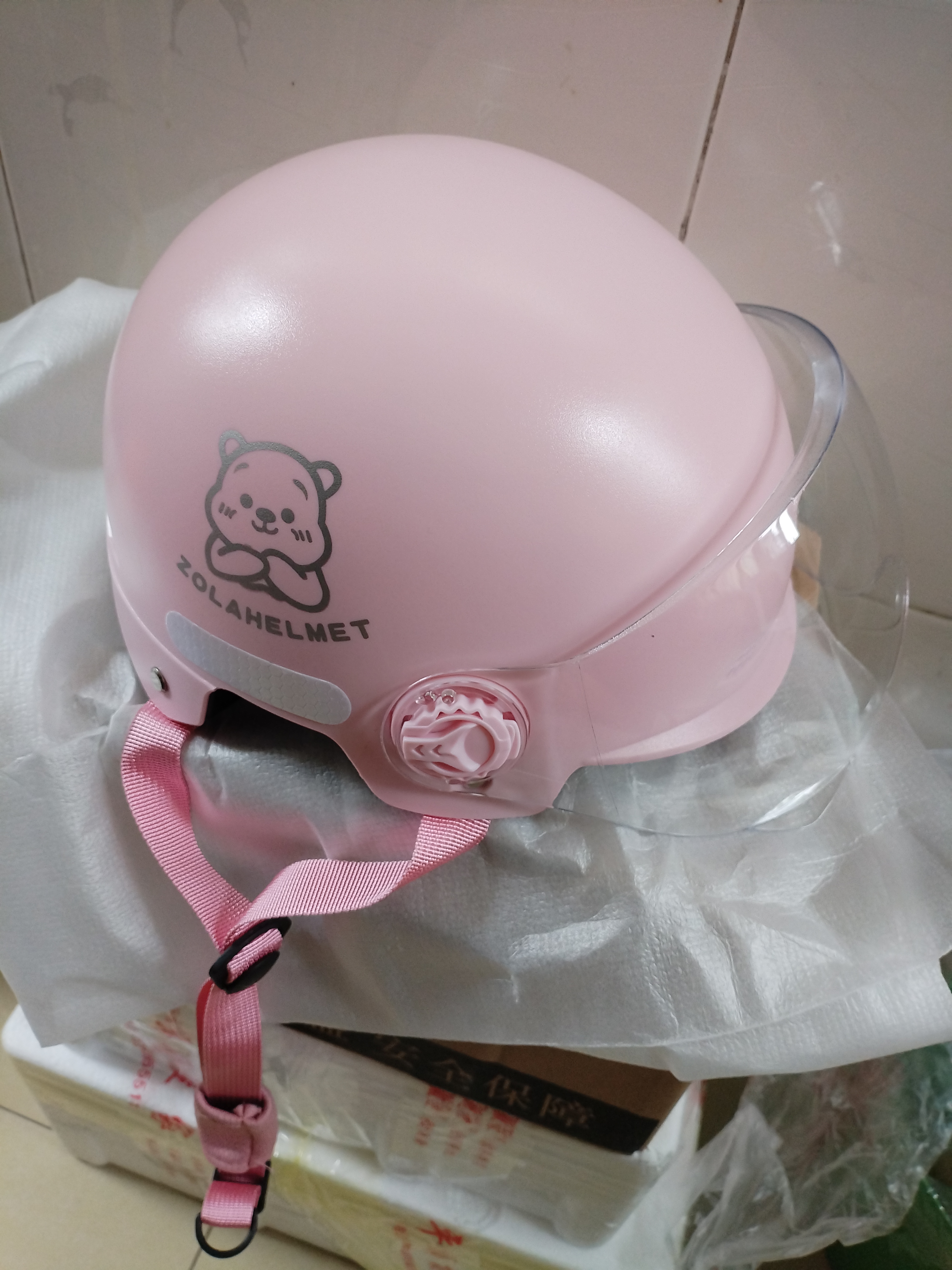 3C认证电动车新国标男女通用夏秋冬季头盔电瓶车摩托车四季通用防晒安全帽 A类新国标3C【送高清短镜】萌萌熊草莓粉 实拍图