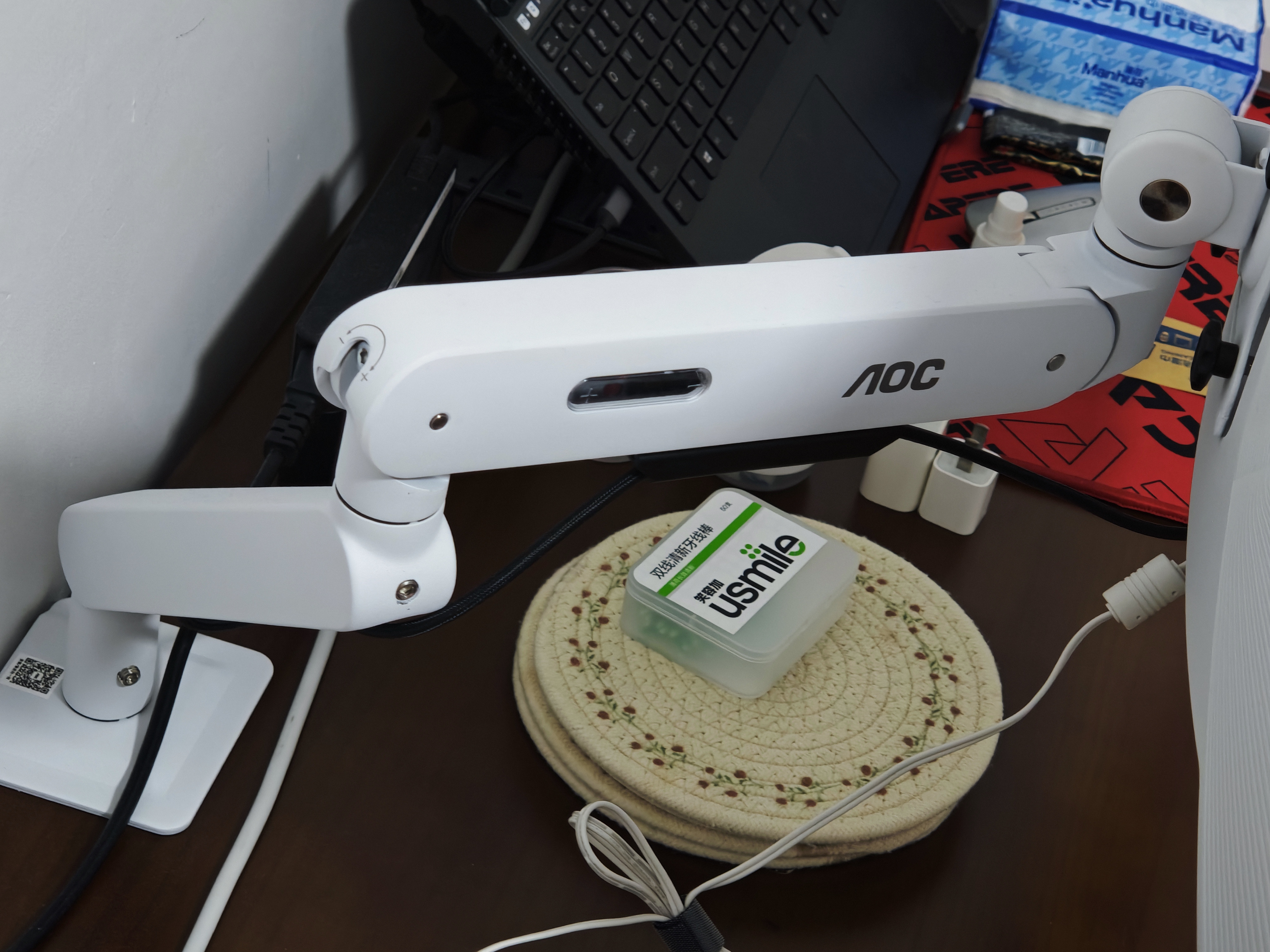 AOC显示器支架 AM400PLUS升级款 双安装夹持穿孔 不沉头旋转升降增高架 显示器机械臂 电脑支架AM402W 实拍图